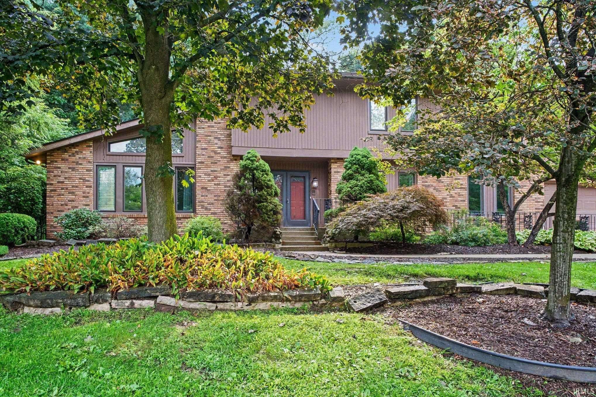 50572 Mercury DR, Granger, IN 46530