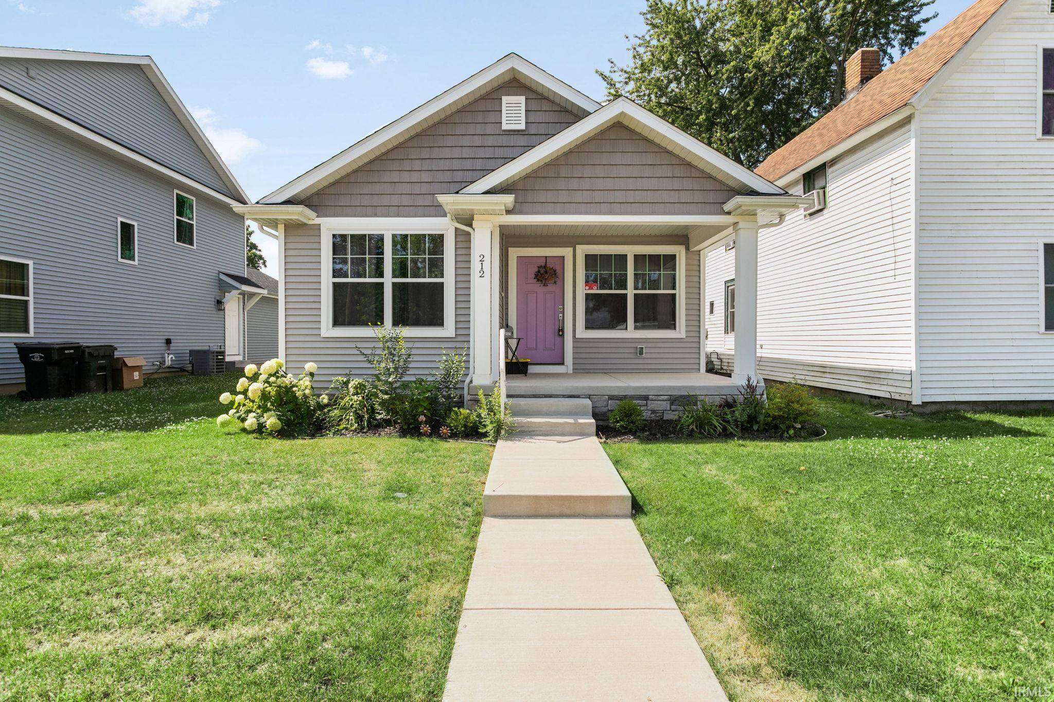 212 E Dubail AVE, South Bend, IN 46613-2431