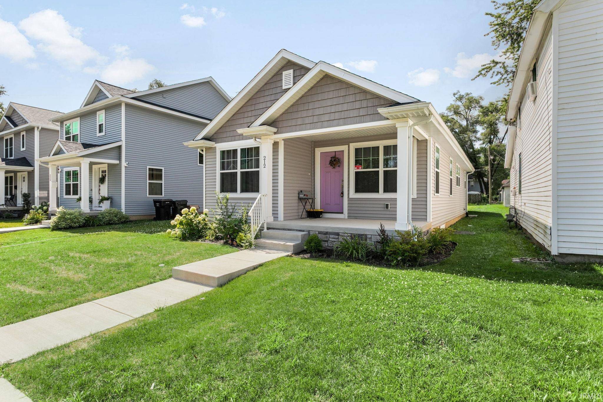 212 E Dubail AVE, South Bend, IN 46613-2431