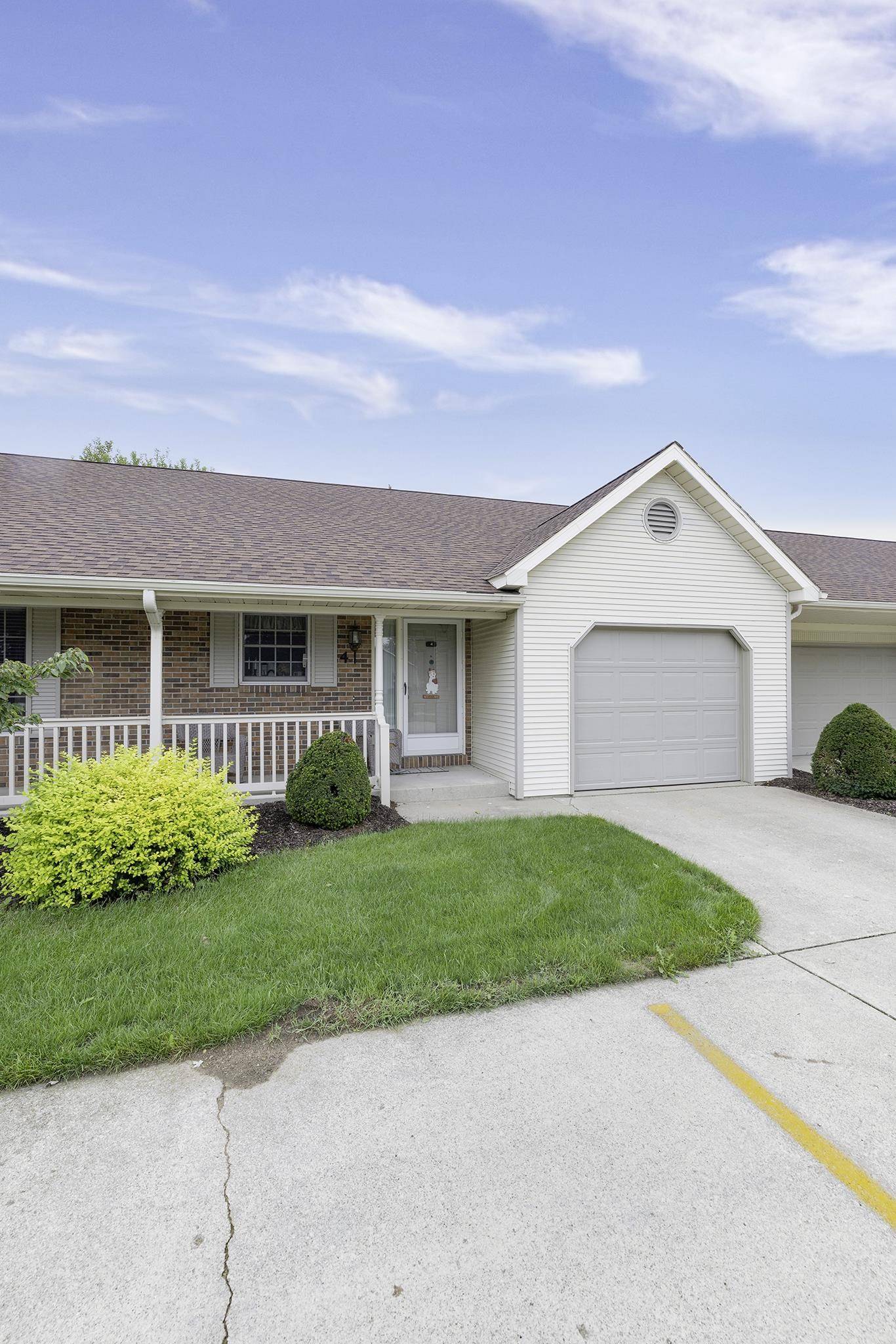 1415-4 Pembrooke CIR, Goshen, IN 46526
