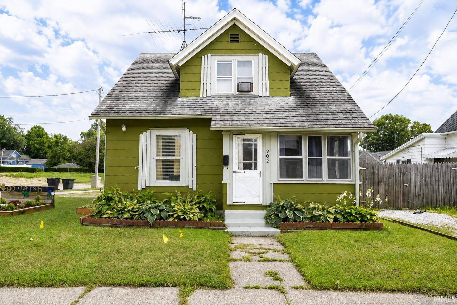 902 Bruce ST, South Bend, IN 46613