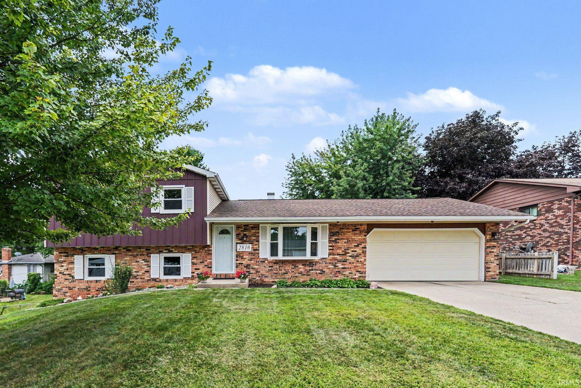 2816 Council Oak DR, South Bend, IN 46628-3434
