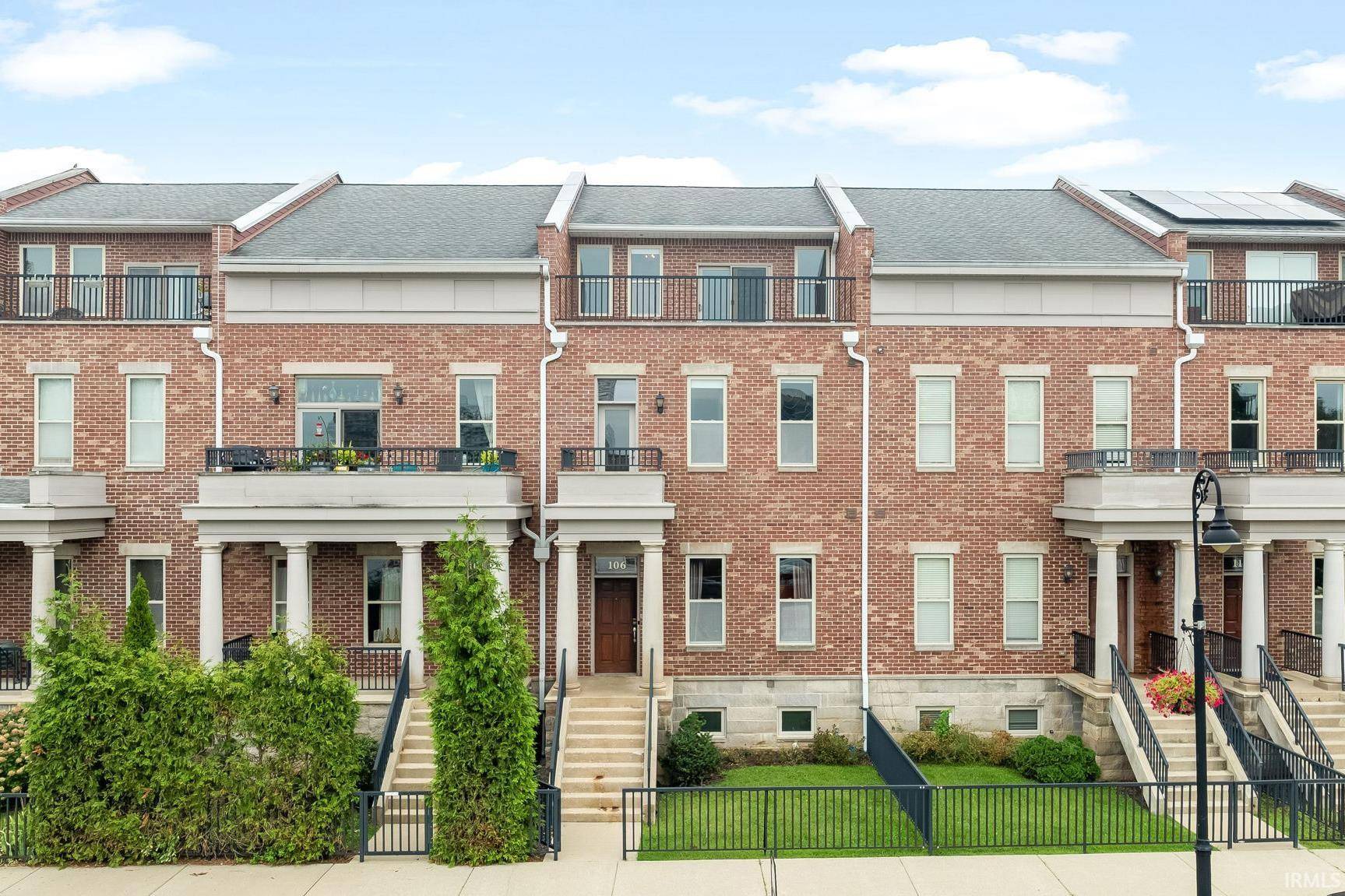 106 S Niles AVE, South Bend, IN 46617-2708