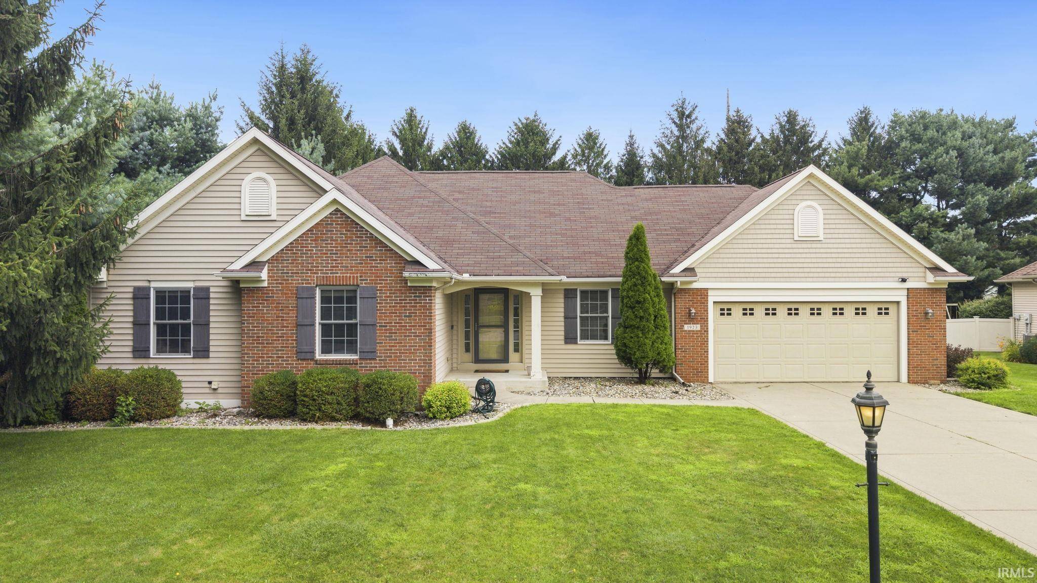 1923 Greenwood DR, Goshen, IN 46526