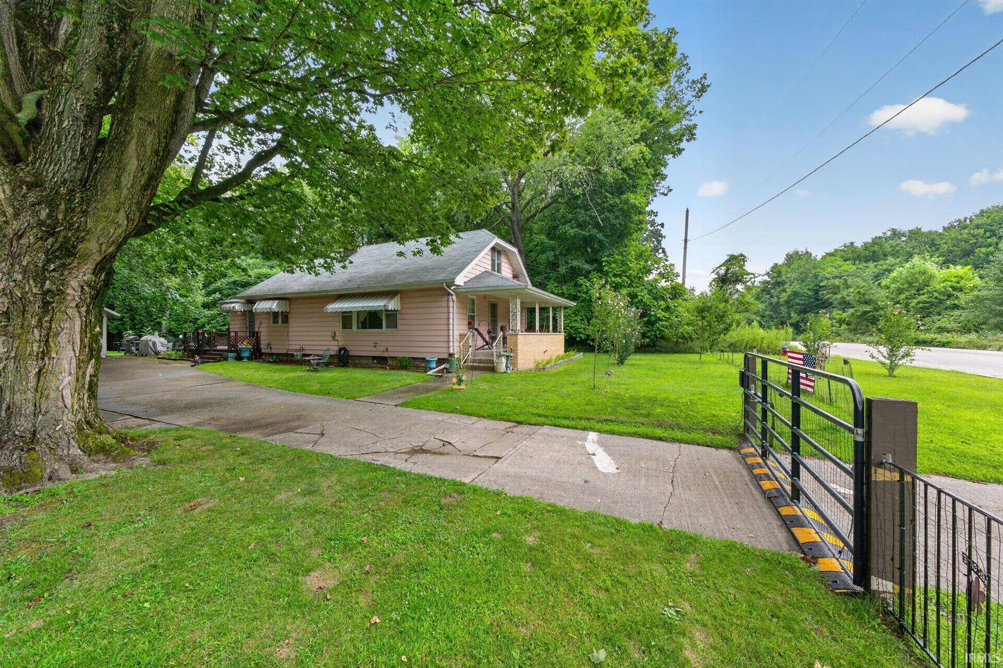 59359 Locust RD, South Bend, IN 46614