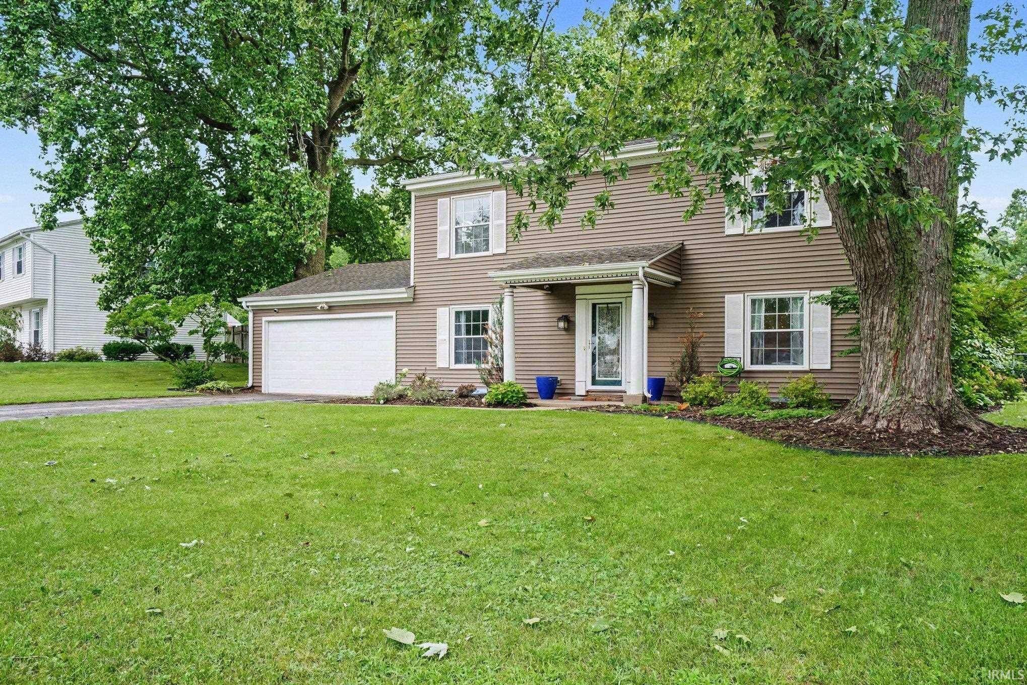 1343 Riding Mall DR, South Bend, IN 46614
