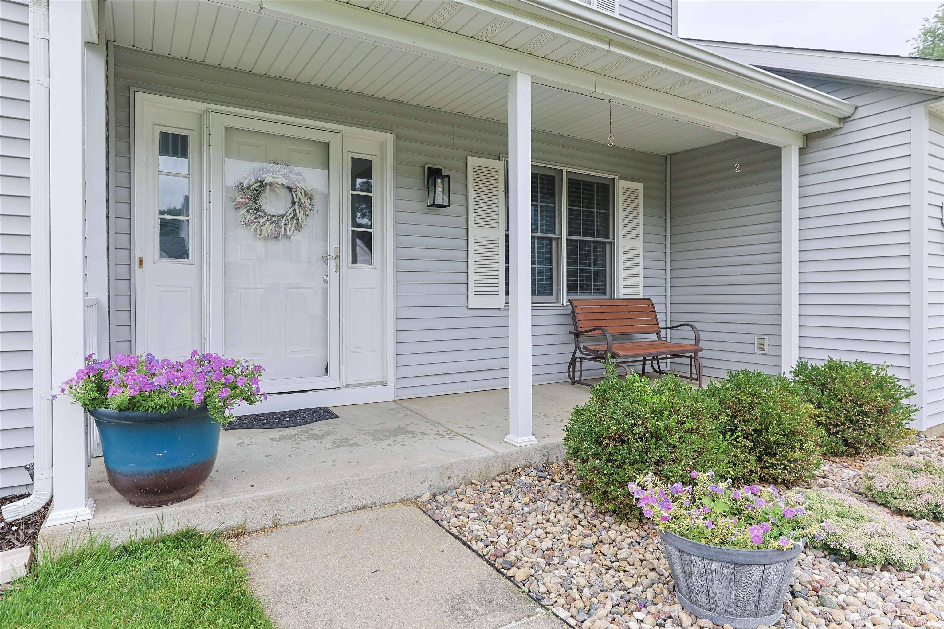 50885 Lexington Glen DR, Granger, IN 46530