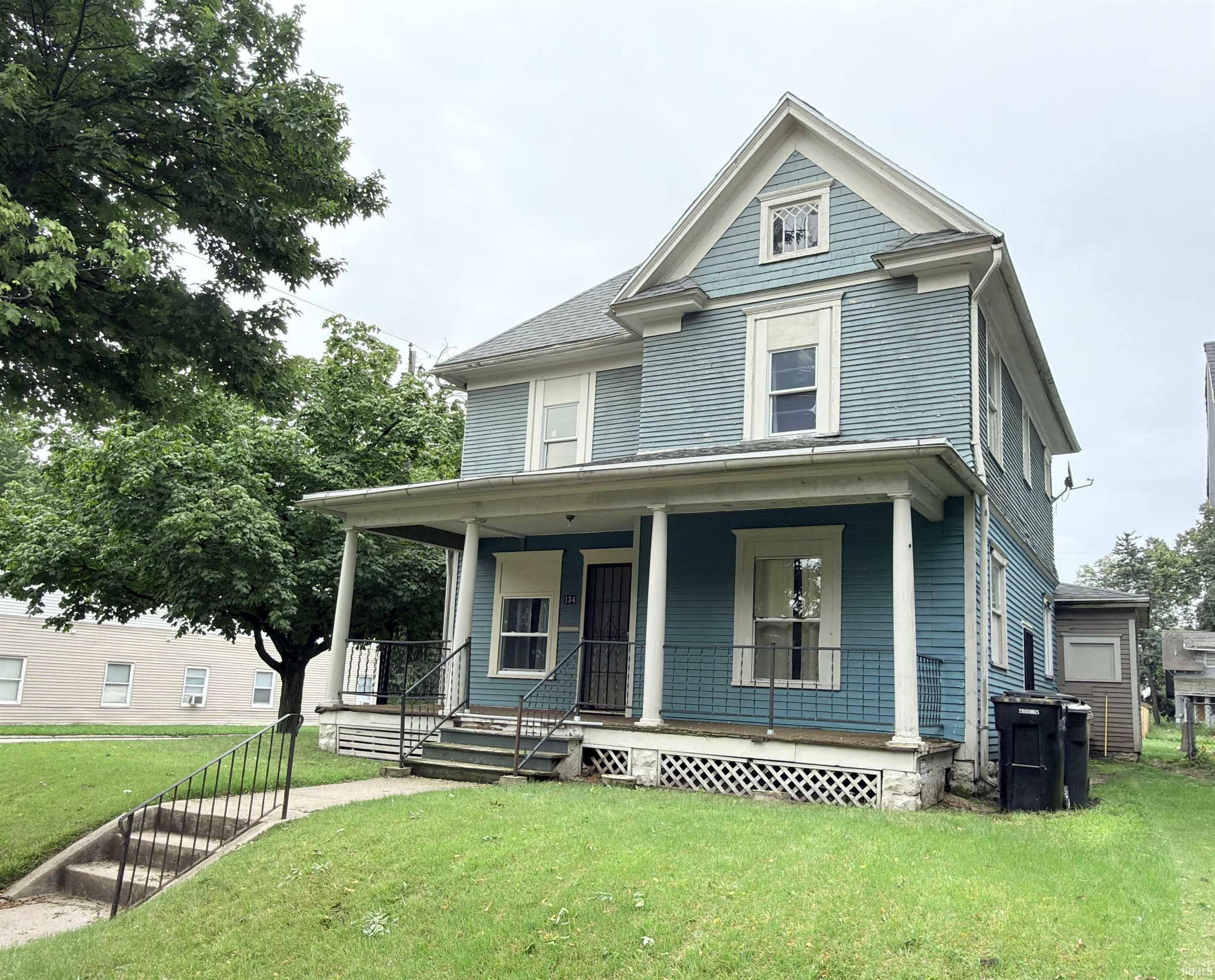 134 E Calvert ST, South Bend, IN 46613-2510