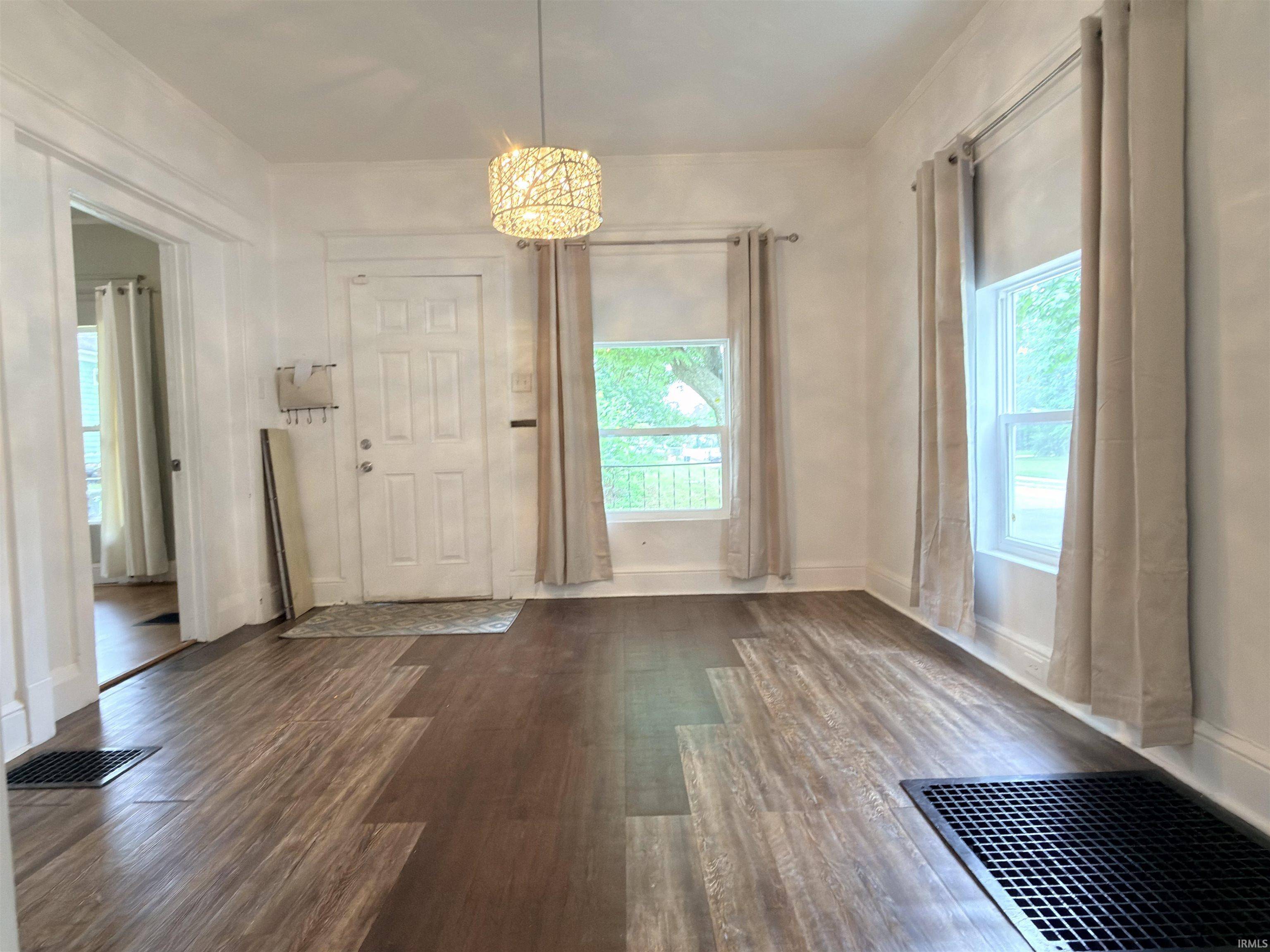 134 E Calvert ST, South Bend, IN 46613-2510
