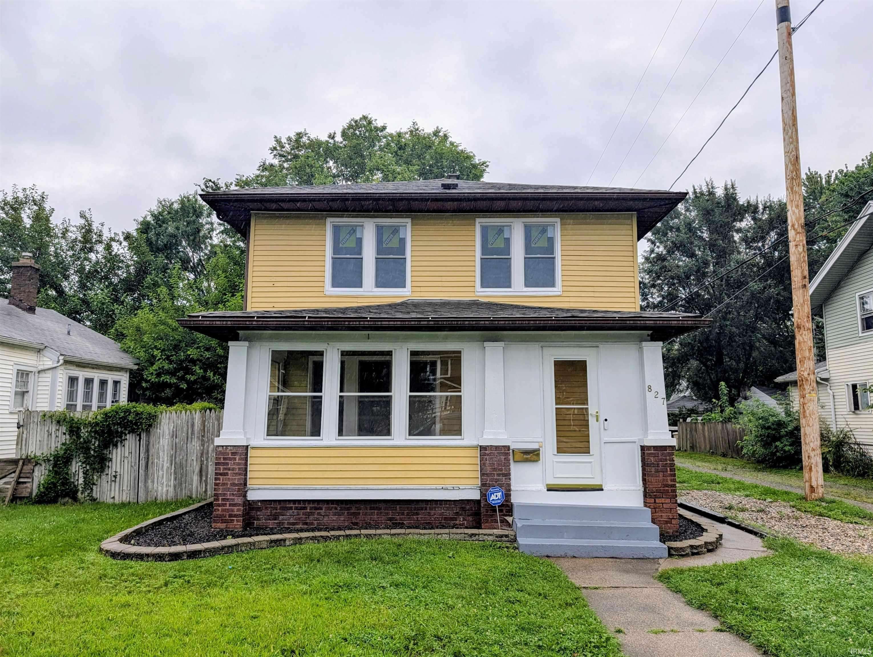 827 E Ewing AVE, South Bend, IN 46613