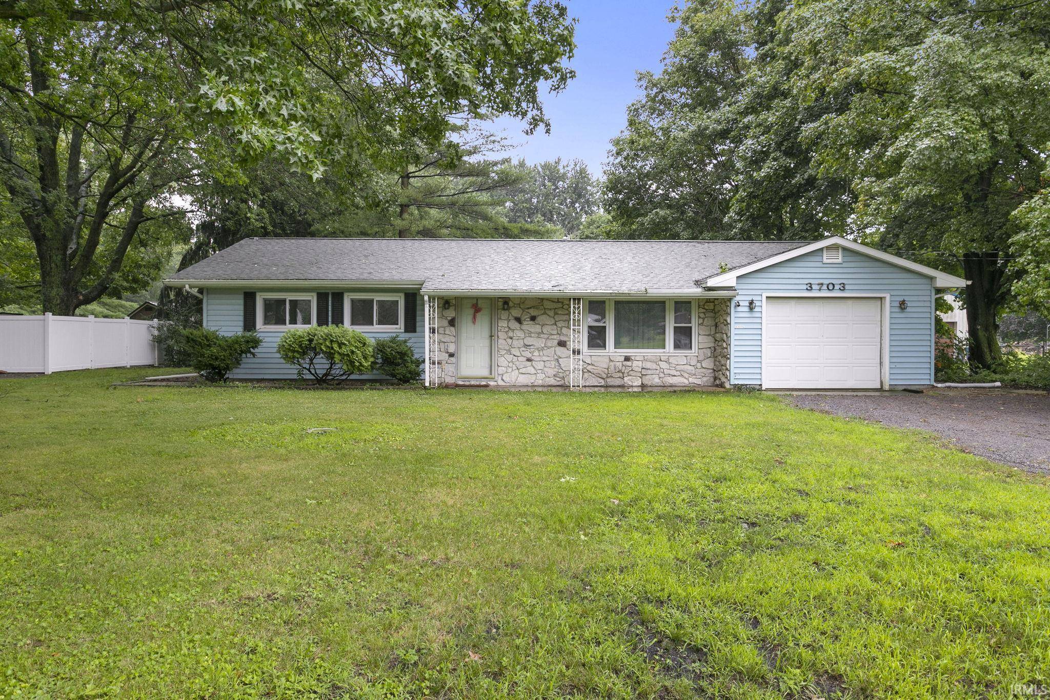3703 W Old Road 30 ***, Warsaw, IN 46580-8802