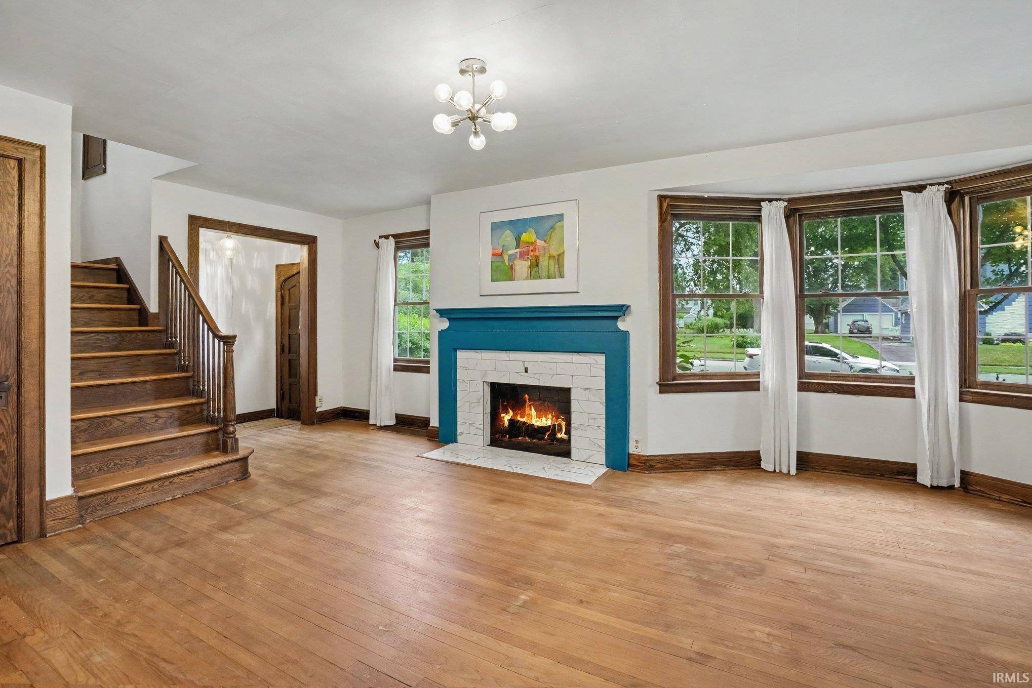 829 E Woodside ST, South Bend, IN 46614-1315