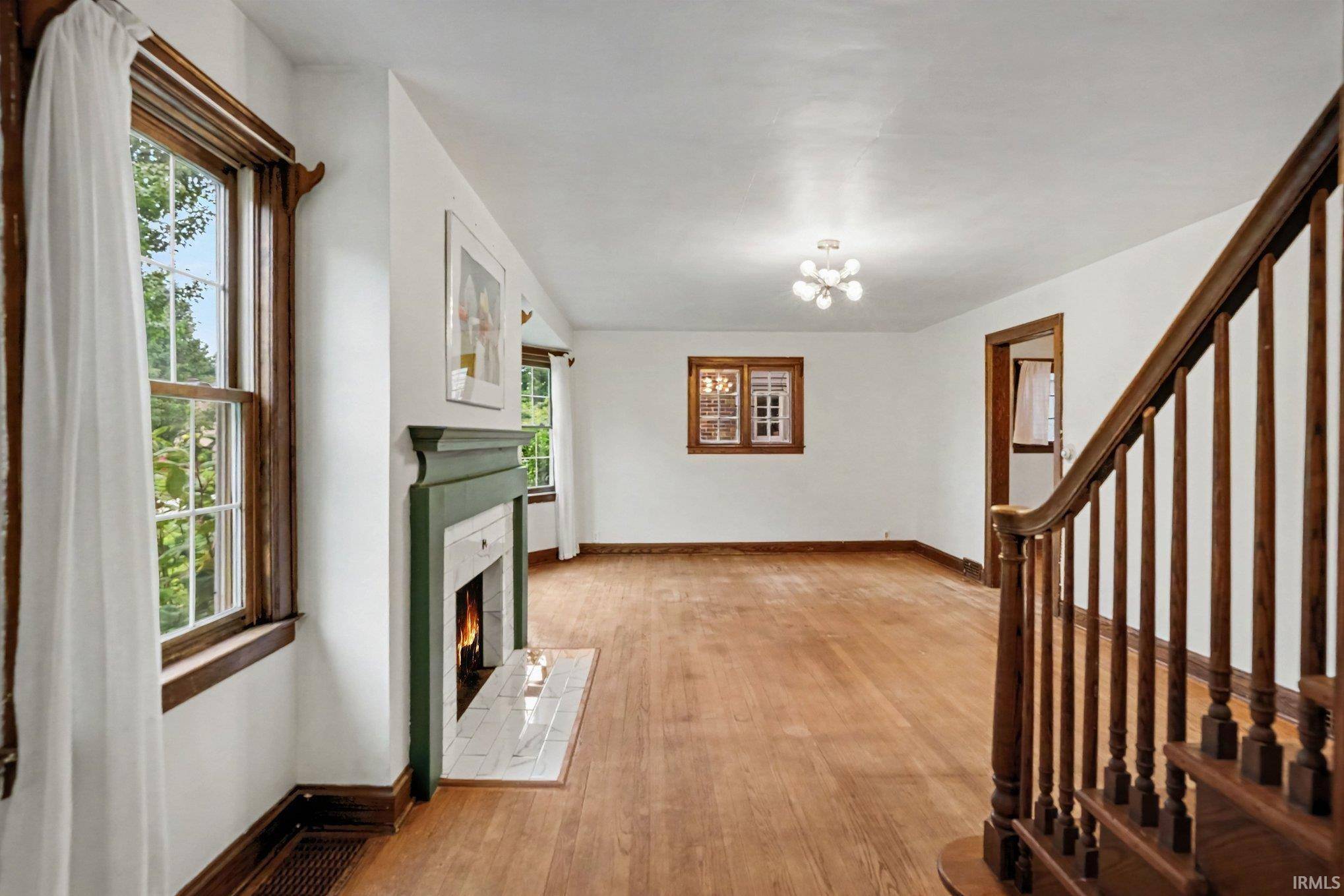 829 E Woodside ST, South Bend, IN 46614-1315