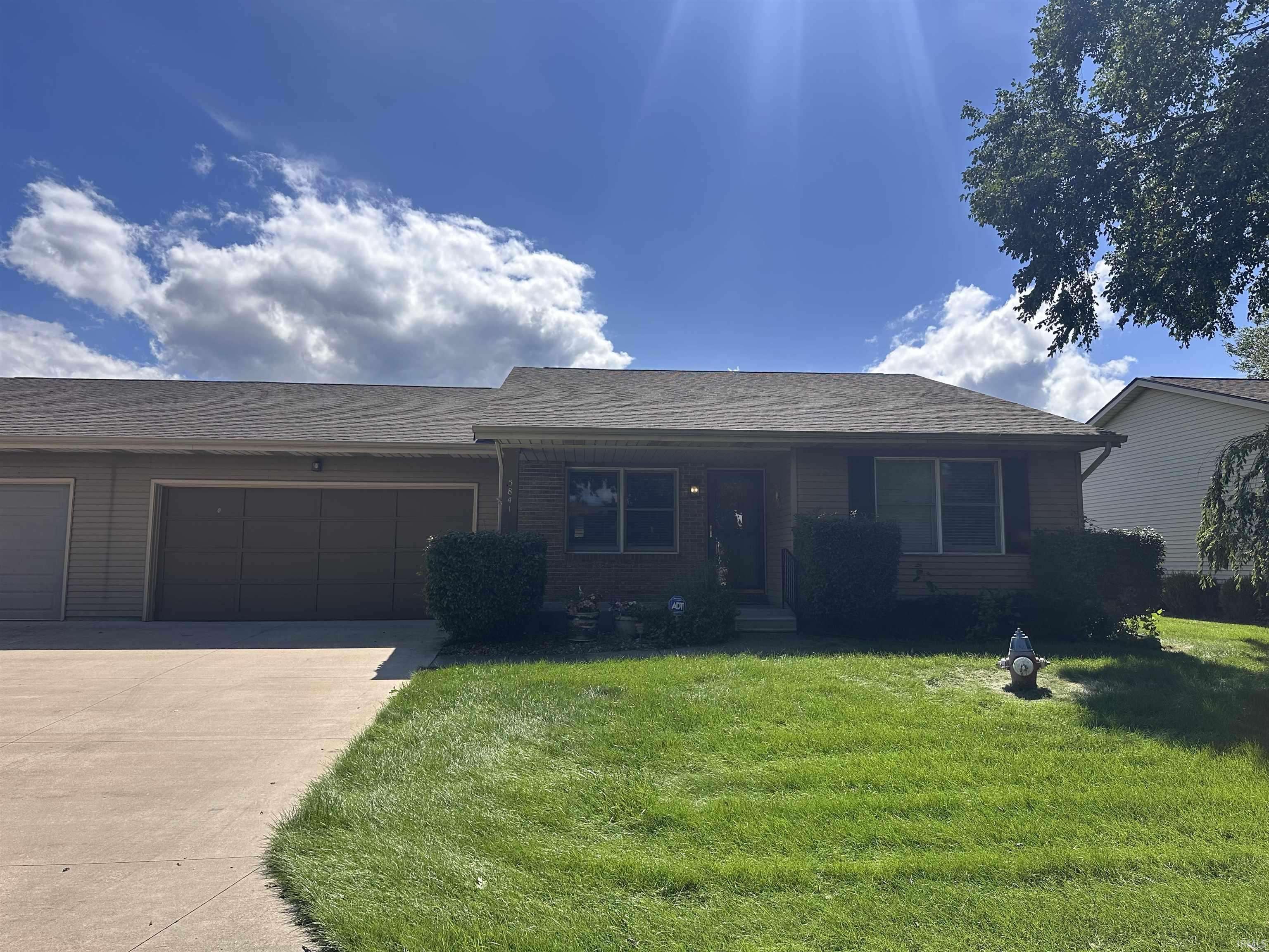 5841 Durham CT, South Bend, IN 46614