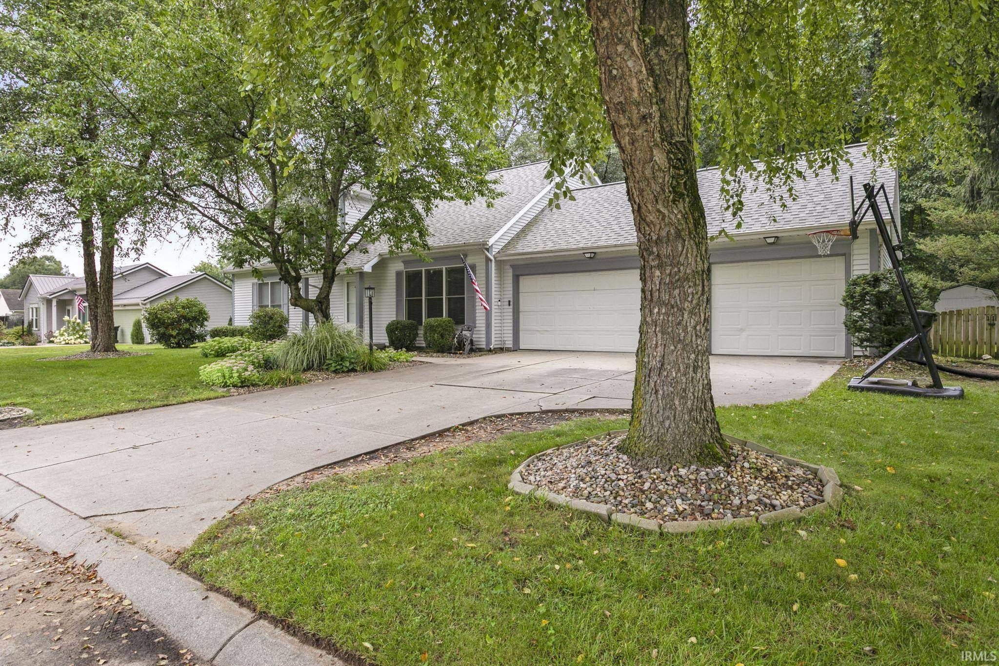 51997 Winter Glen DR, Granger, IN 46530