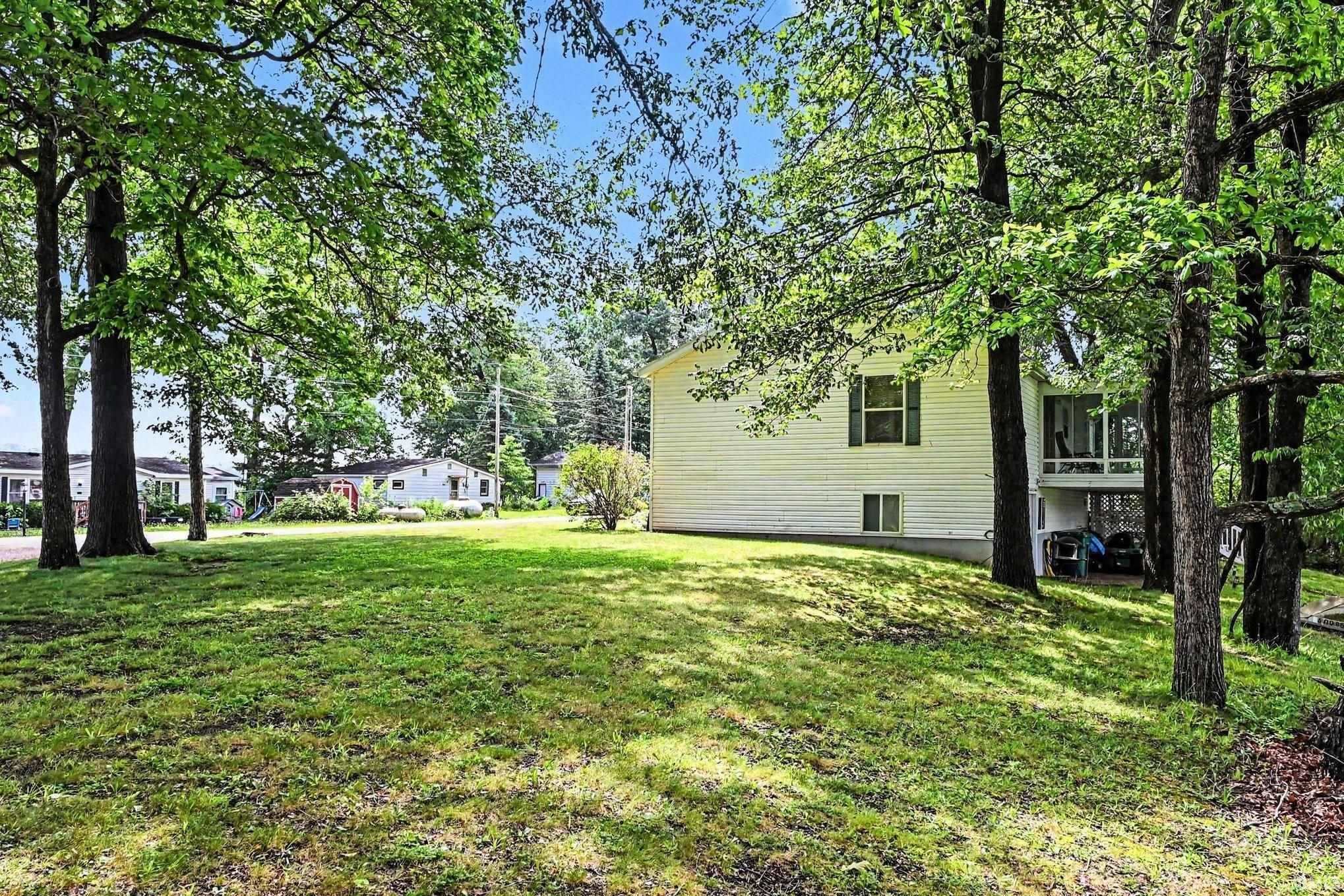 5200 W Lakeview Park DR, Warsaw, IN 46580