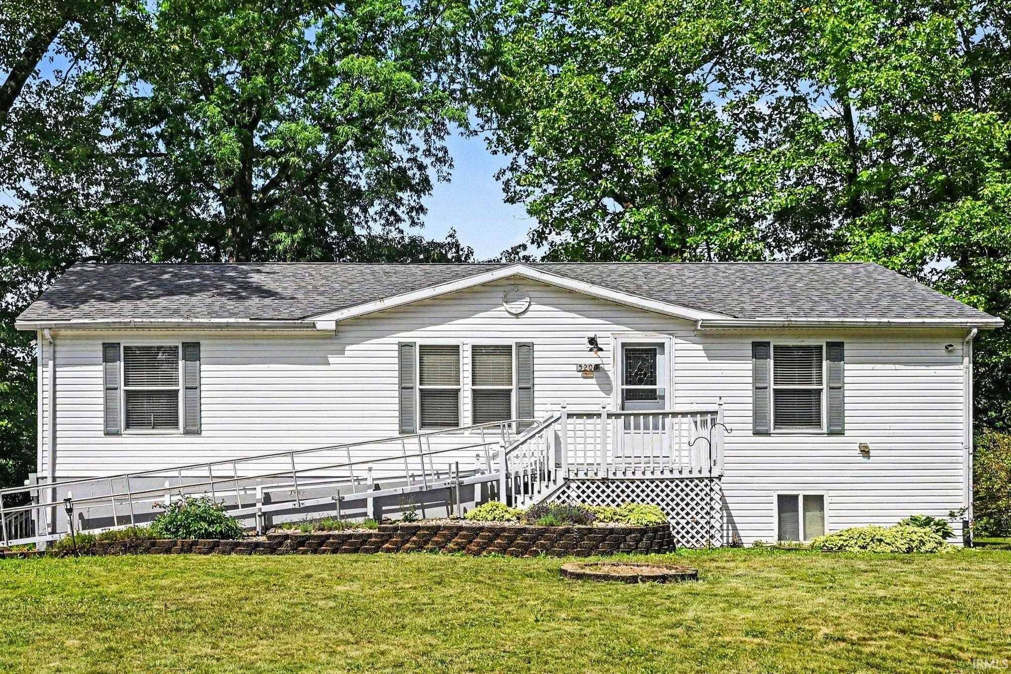5200 W Lakeview Park DR, Warsaw, IN 46580