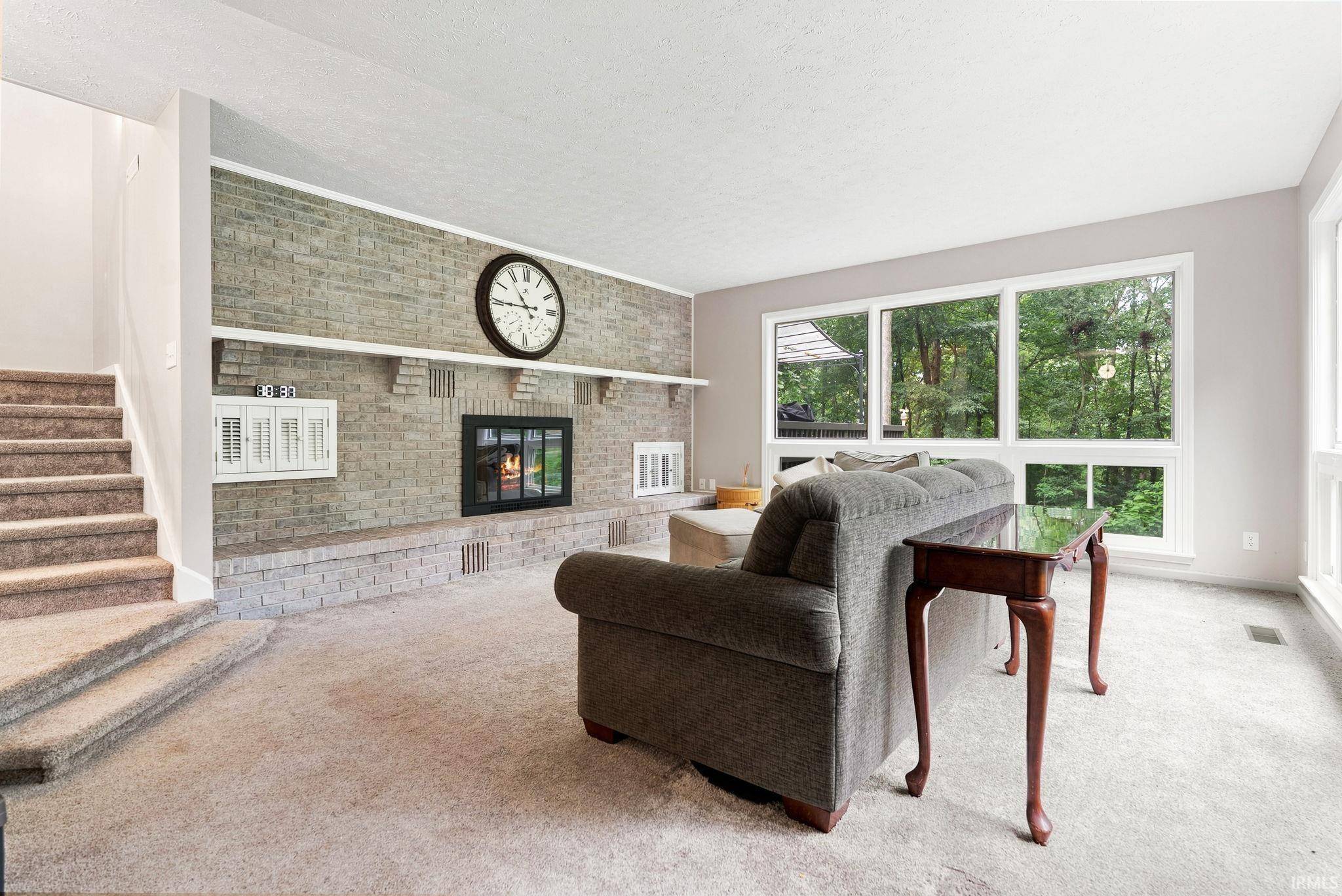 1177 N Shagbark DR, Warsaw, IN 46582