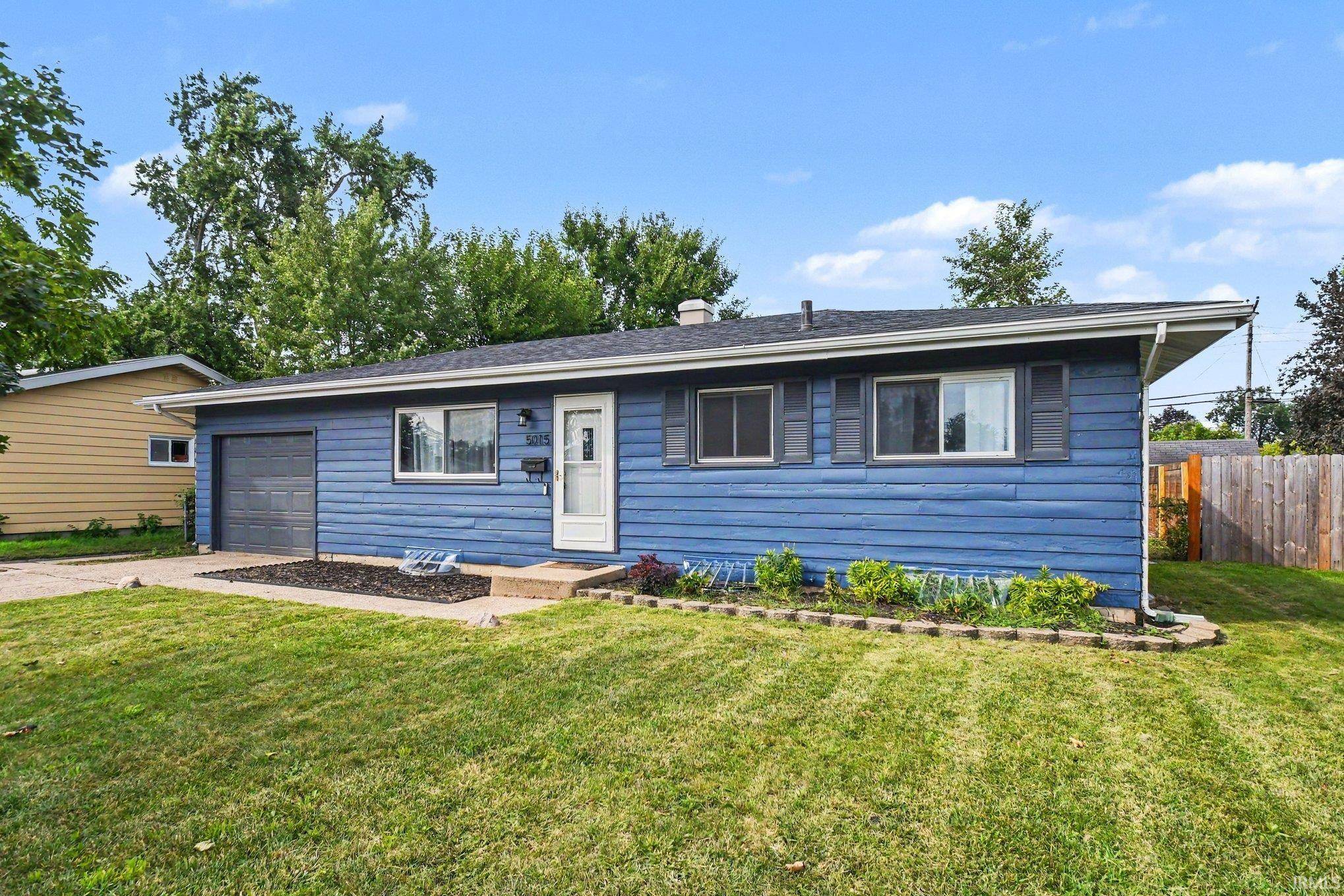 5015 Bloomfield PL, South Bend, IN 46619-2503