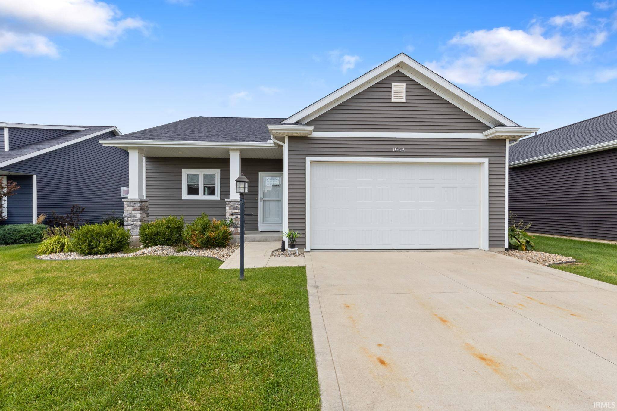 1943 Newbury CIR, Goshen, IN 46526