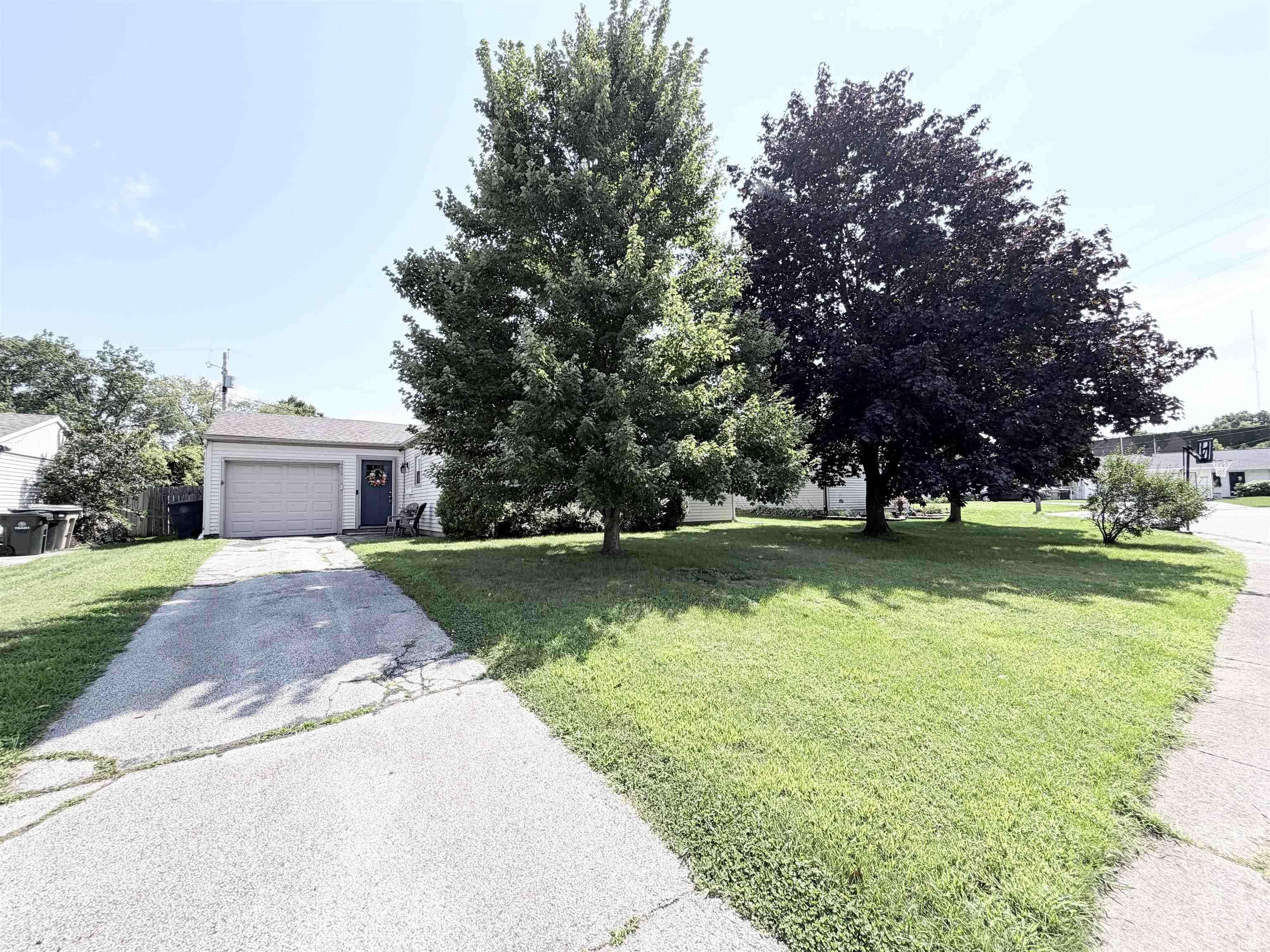 4620 Crawford CT, South Bend, IN 46614