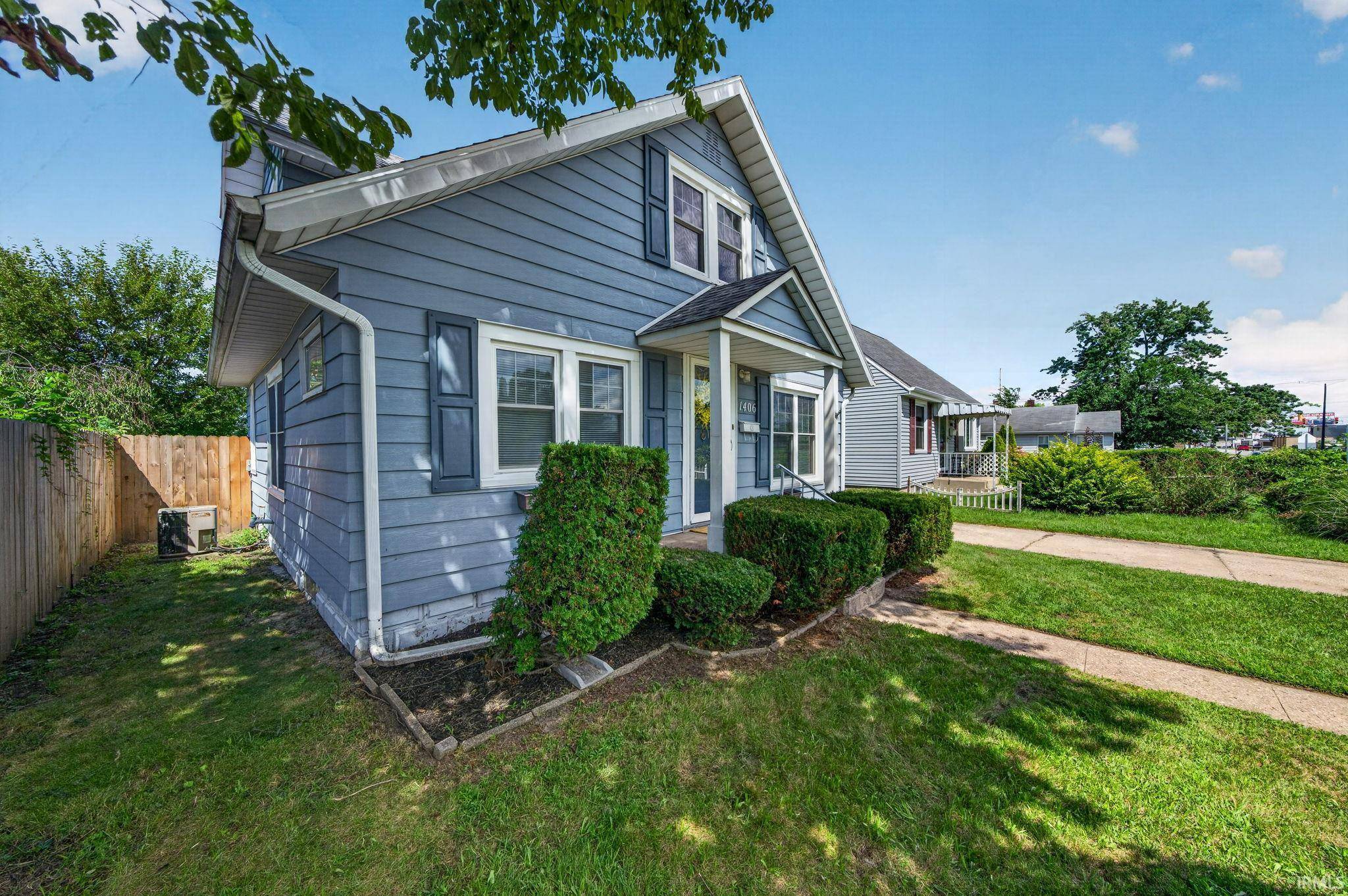 1406 Milburn BLVD, Mishawaka, IN 46544-4638