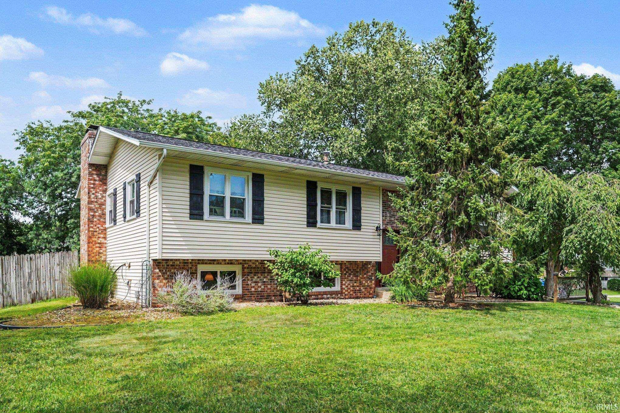 51093 Shady LN, Elkhart, IN 46514