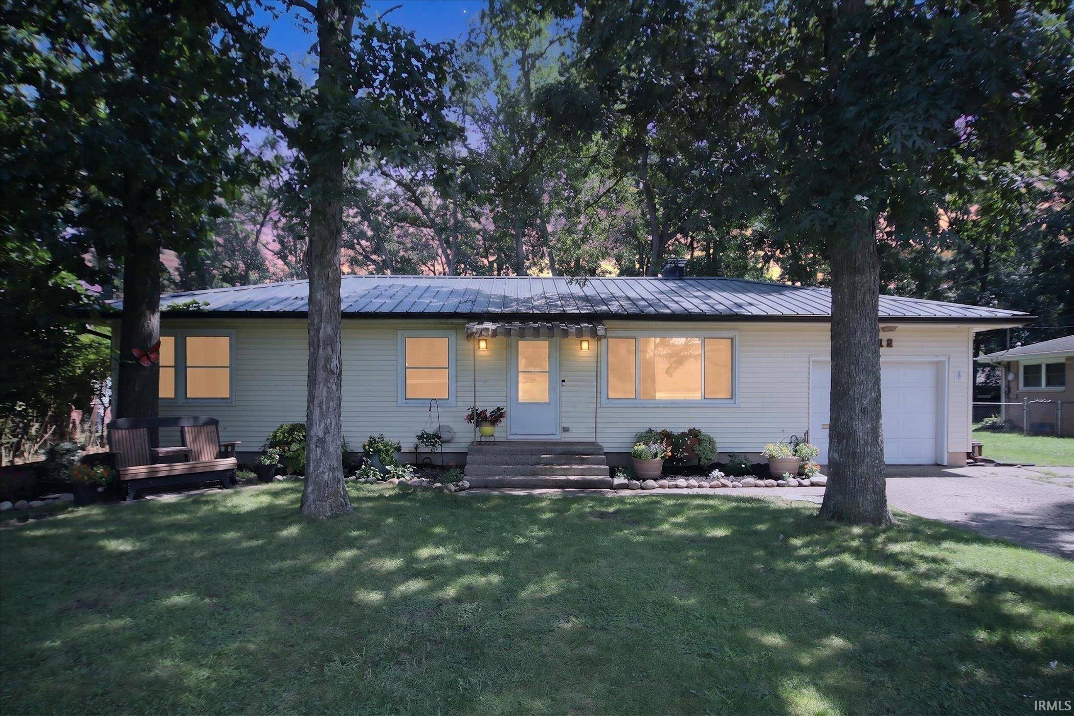 318 N Beech RD, Osceola, IN 46561-2206