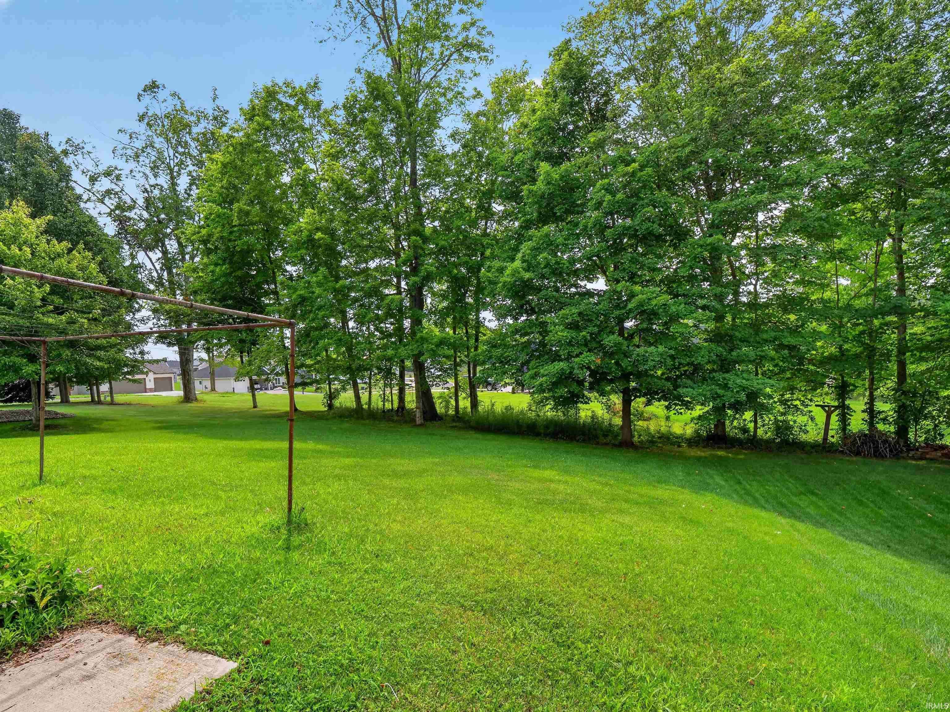 2251 Laurelwood DR, Warsaw, IN 46580