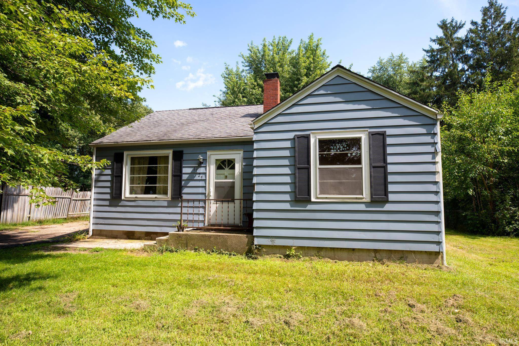 1125 Lincolnway E ***, Plymouth, IN 46563-2304