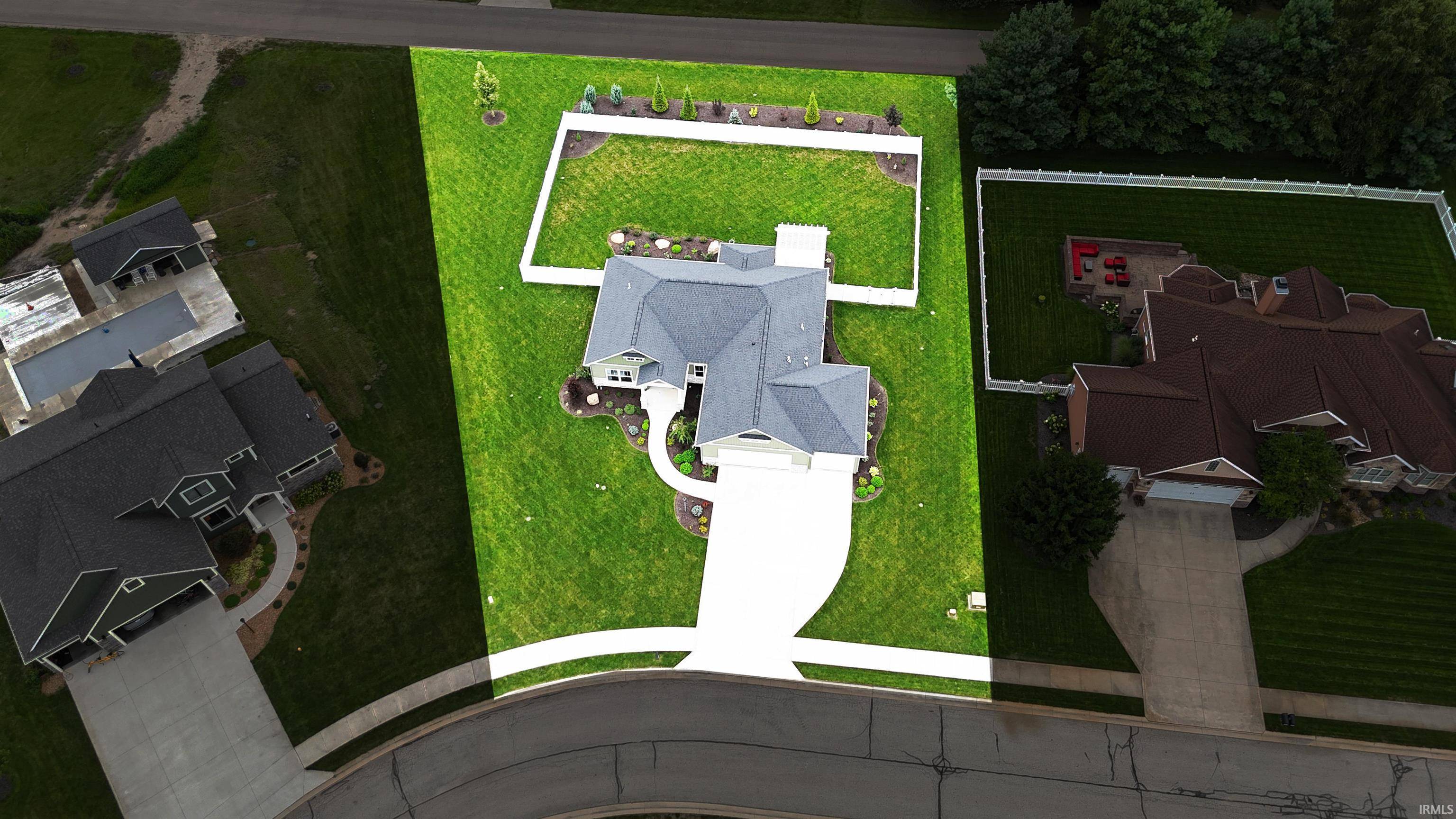 1207 E Dresdin DR, Warsaw, IN 46580