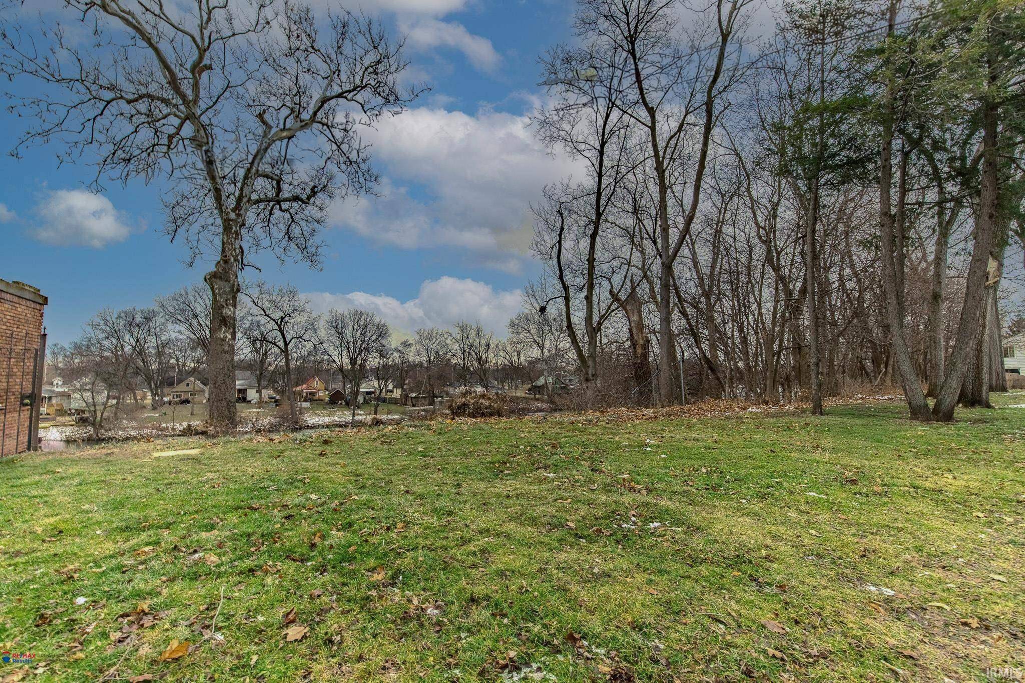 750 N Riverside DR, Elkhart, IN 46514-2734