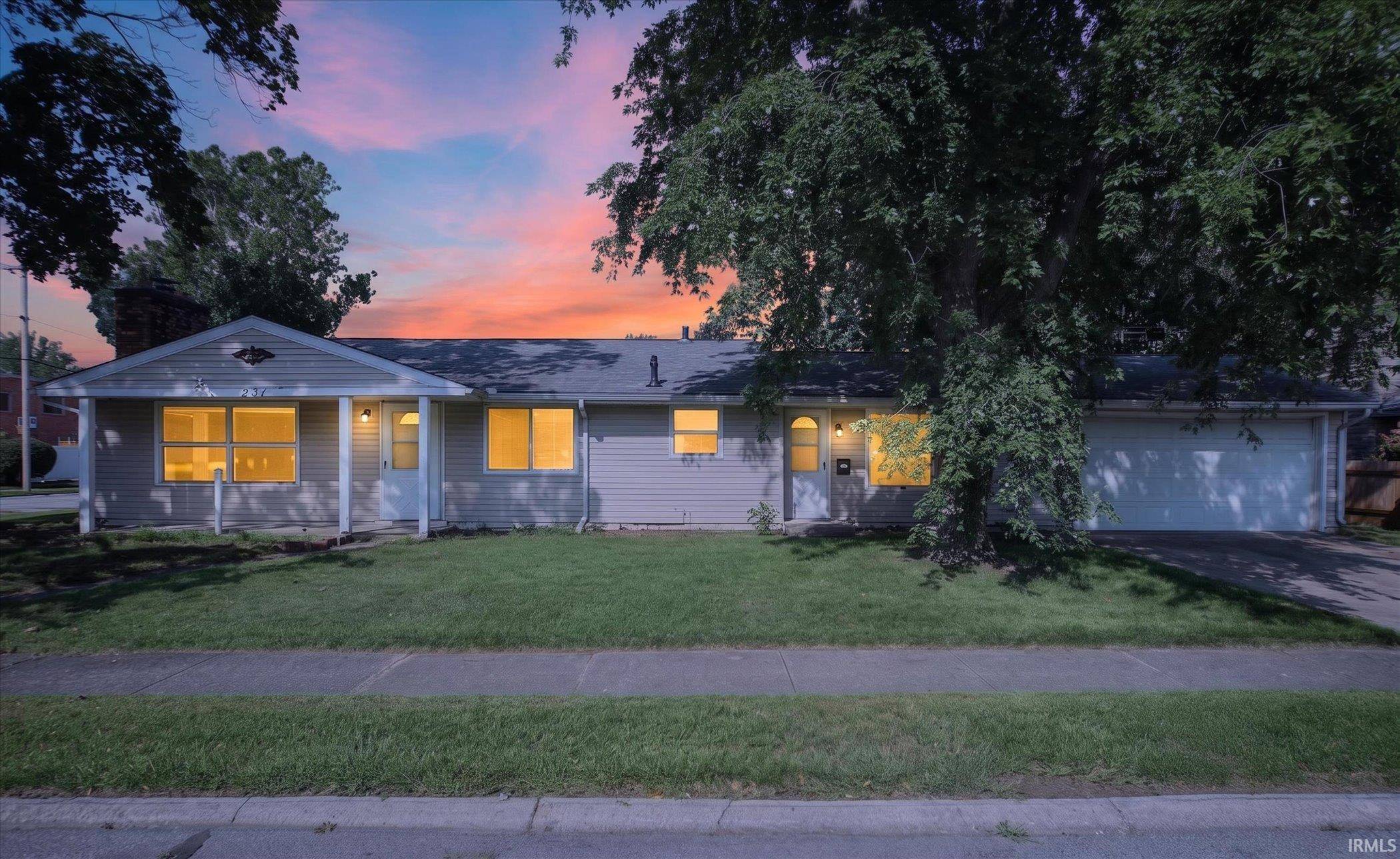 231 S Holiday DR, South Bend, IN 46615-2633