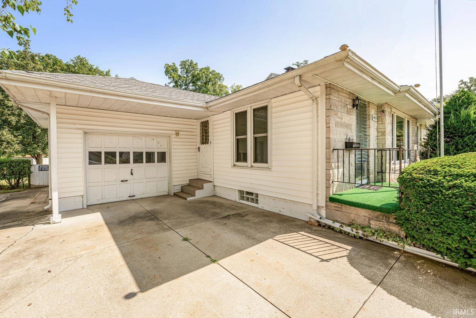 405 W Angela BLVD, South Bend, IN 46617