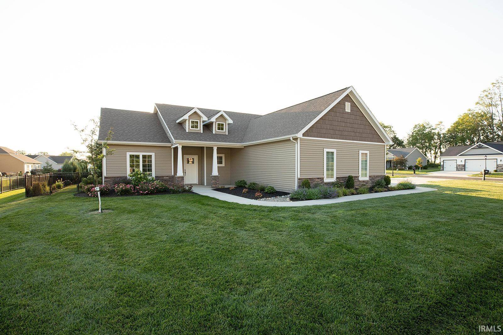 175 Mockingbird LN, Warsaw, IN 46580