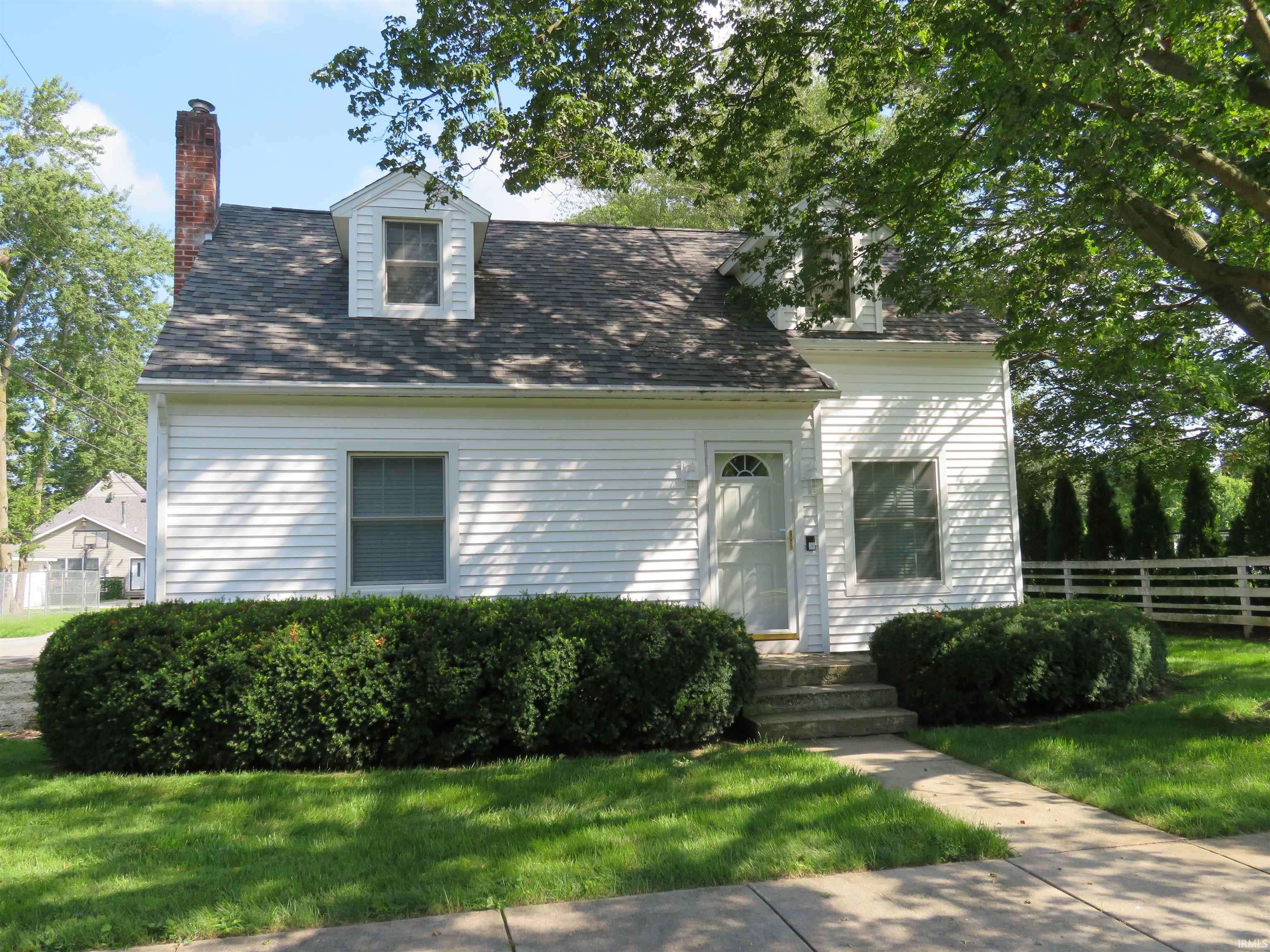 1205 Hickory ST, Goshen, IN 46526-2235