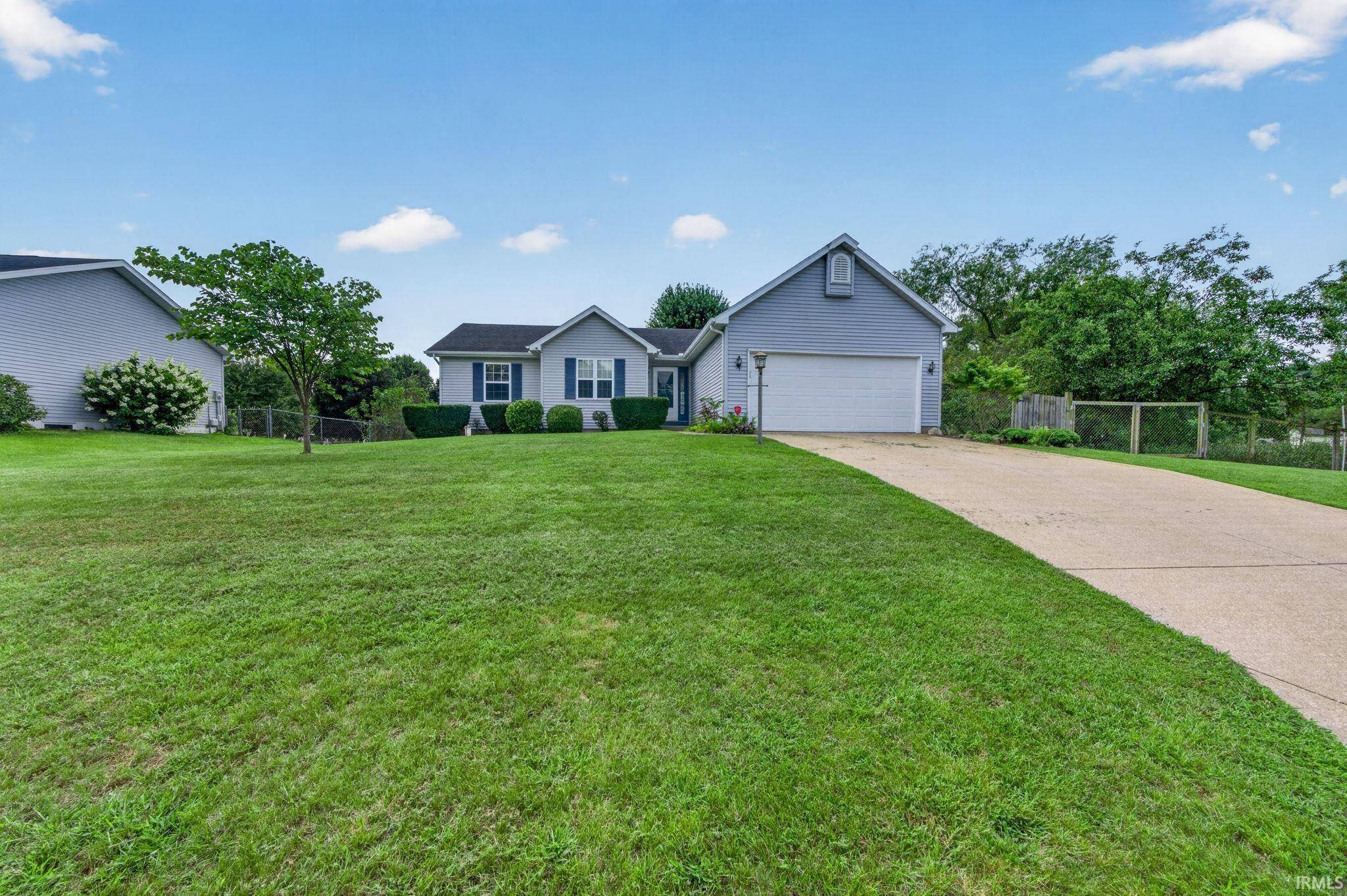 10374 Sunview DR, Osceola, IN 46561-9135