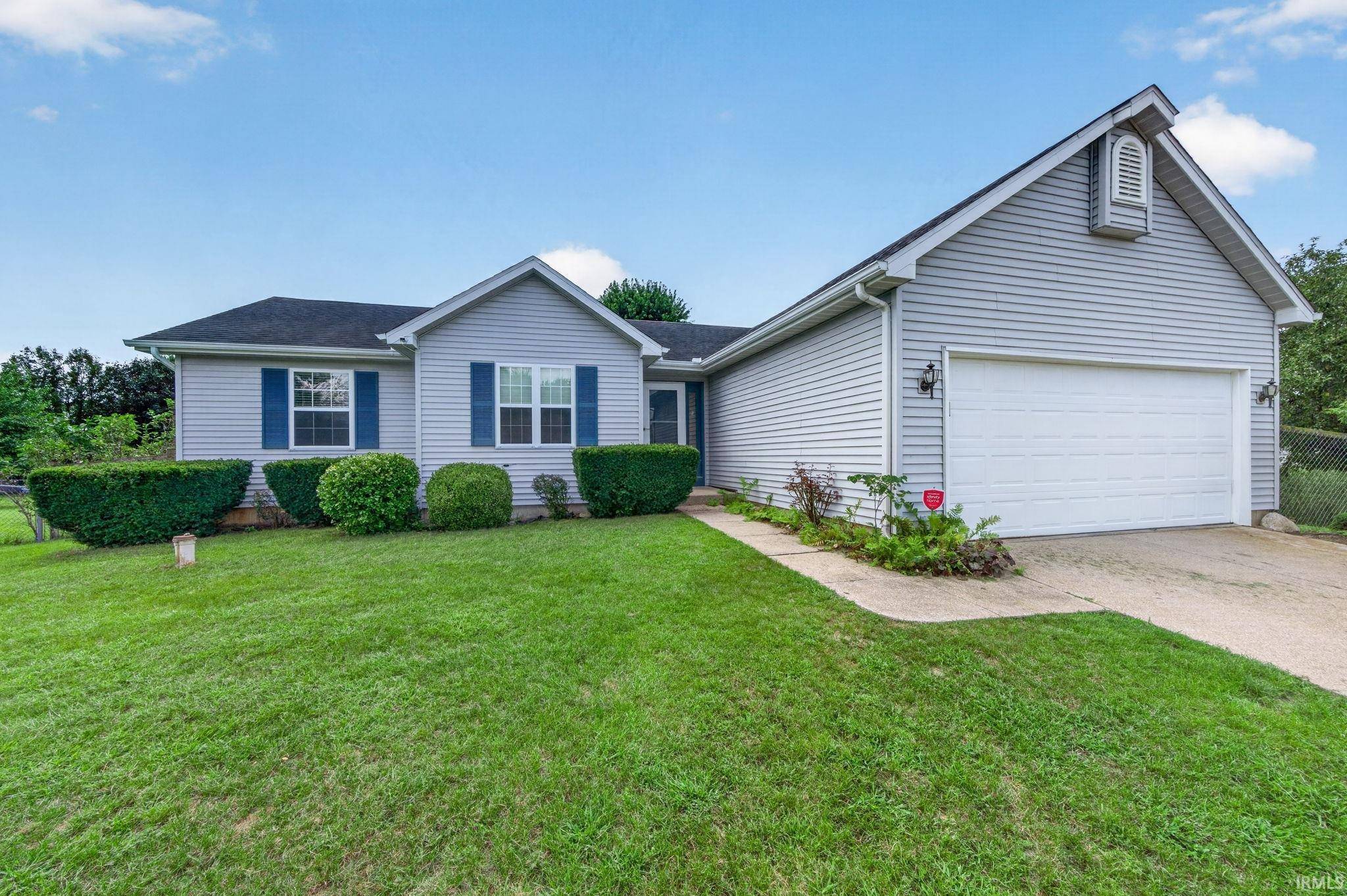 10374 Sunview DR, Osceola, IN 46561-9135