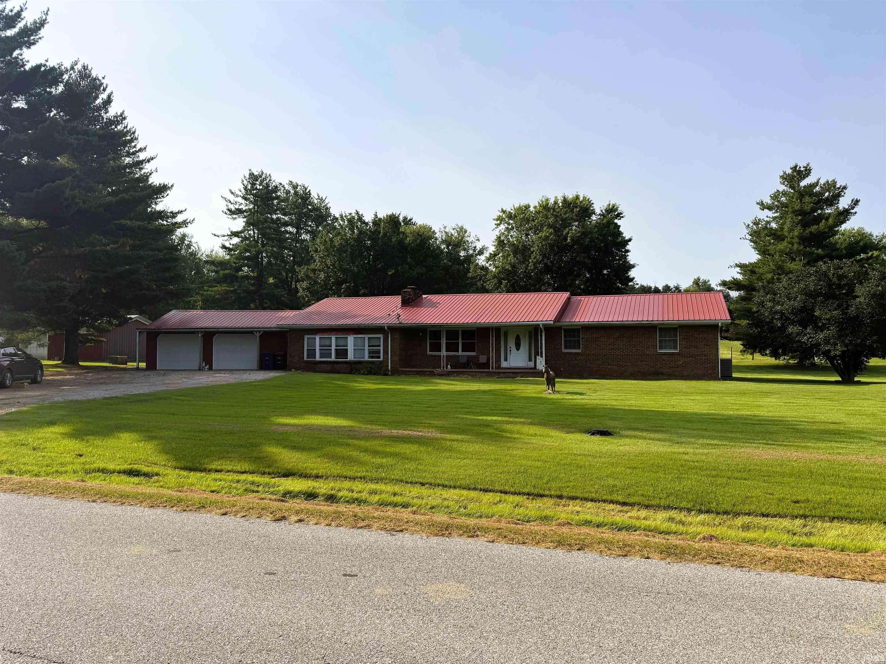 2655 E Degonia RD, Boonville, IN 47601