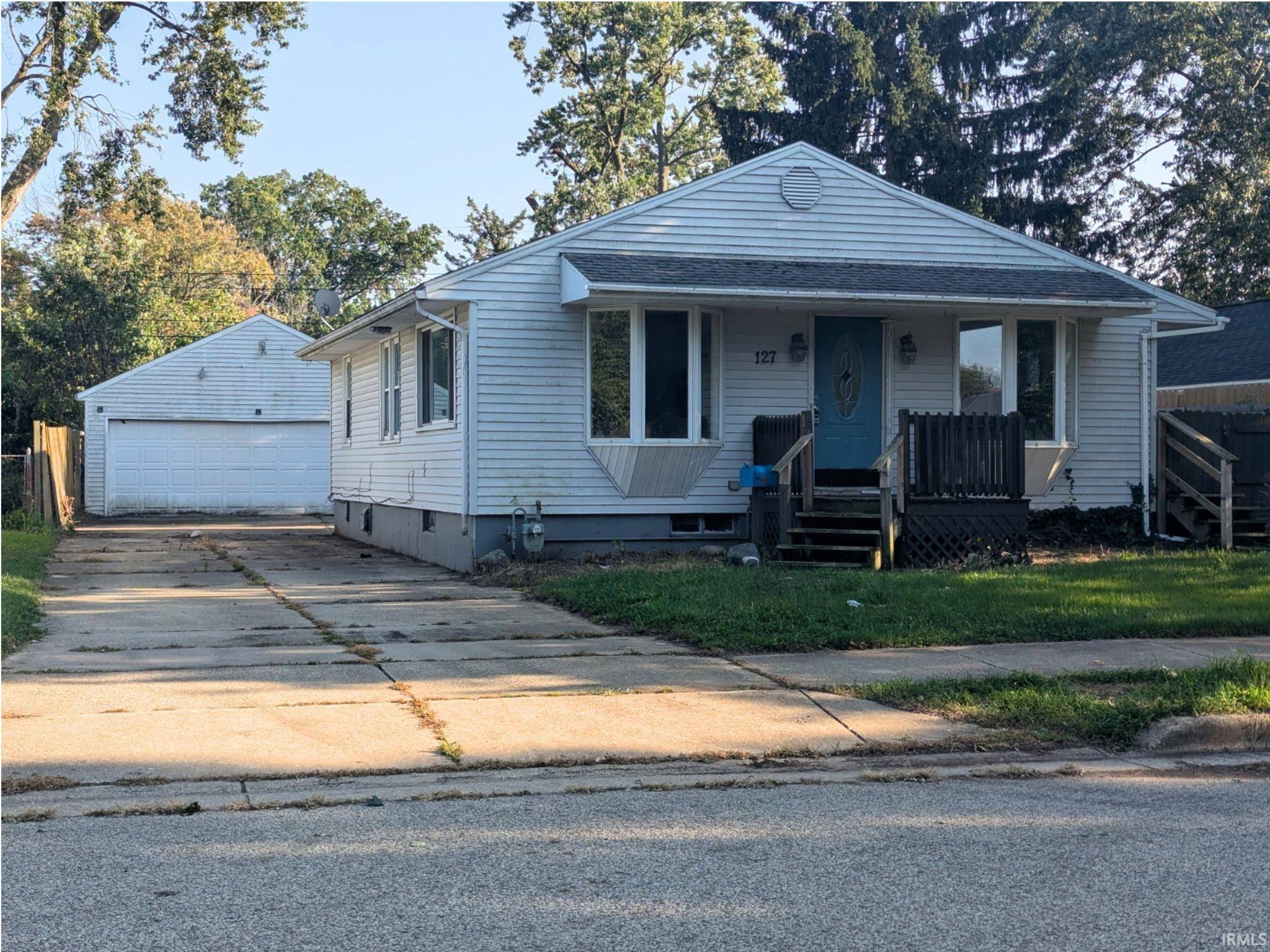 127 Bastogne AVE, Mishawaka, IN 46545-3923