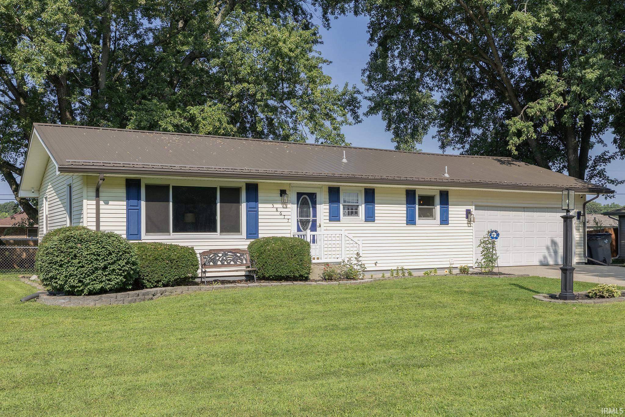 58677 Palace LN, Elkhart, IN 46516