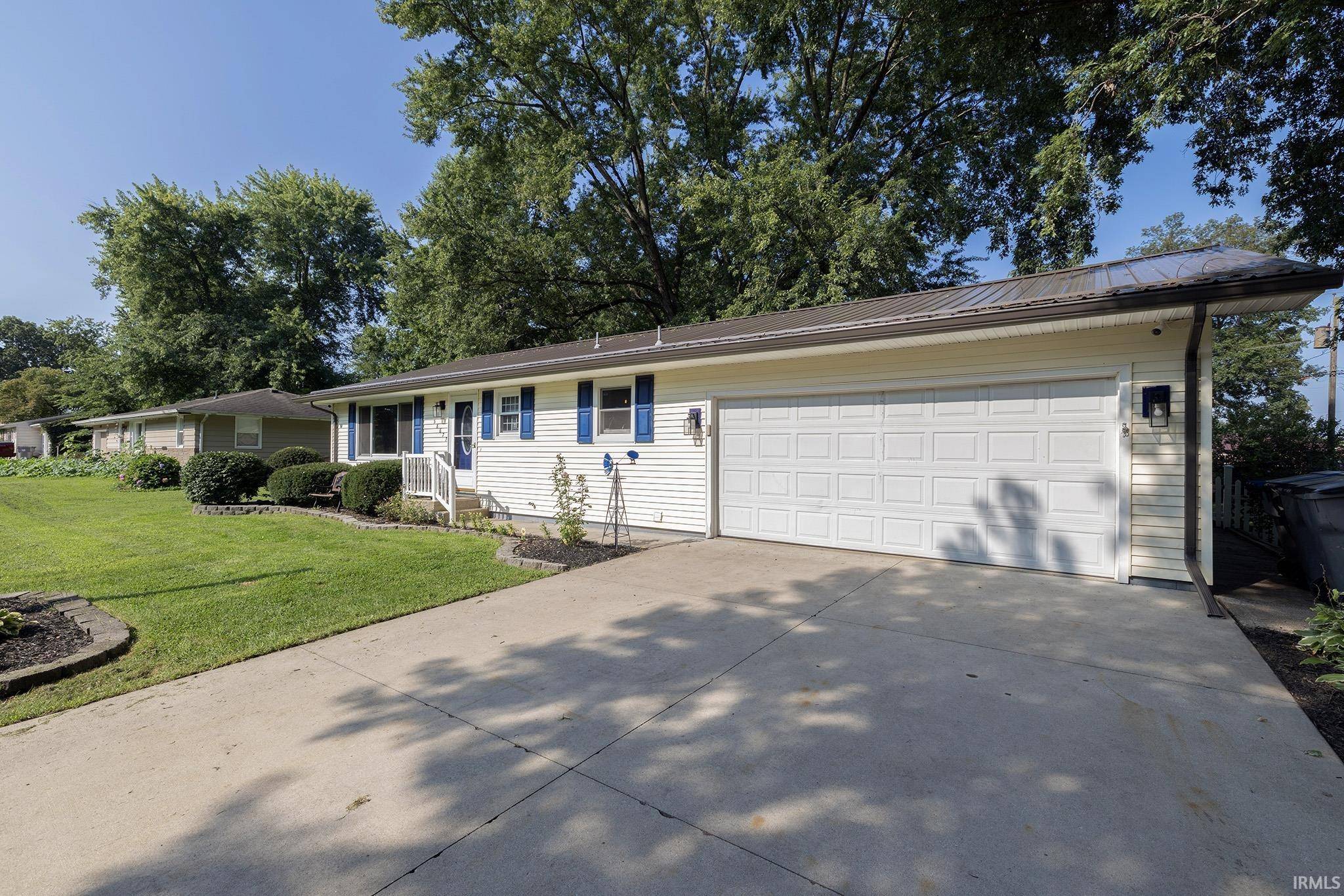58677 Palace LN, Elkhart, IN 46516