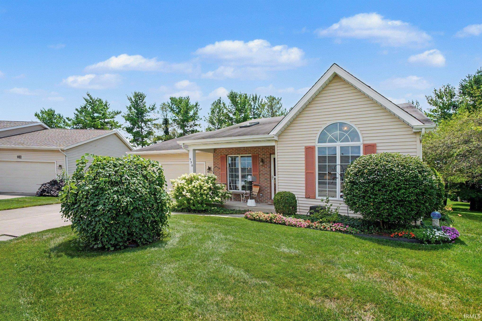 930 Fredericksburg CT, South Bend, IN 46614