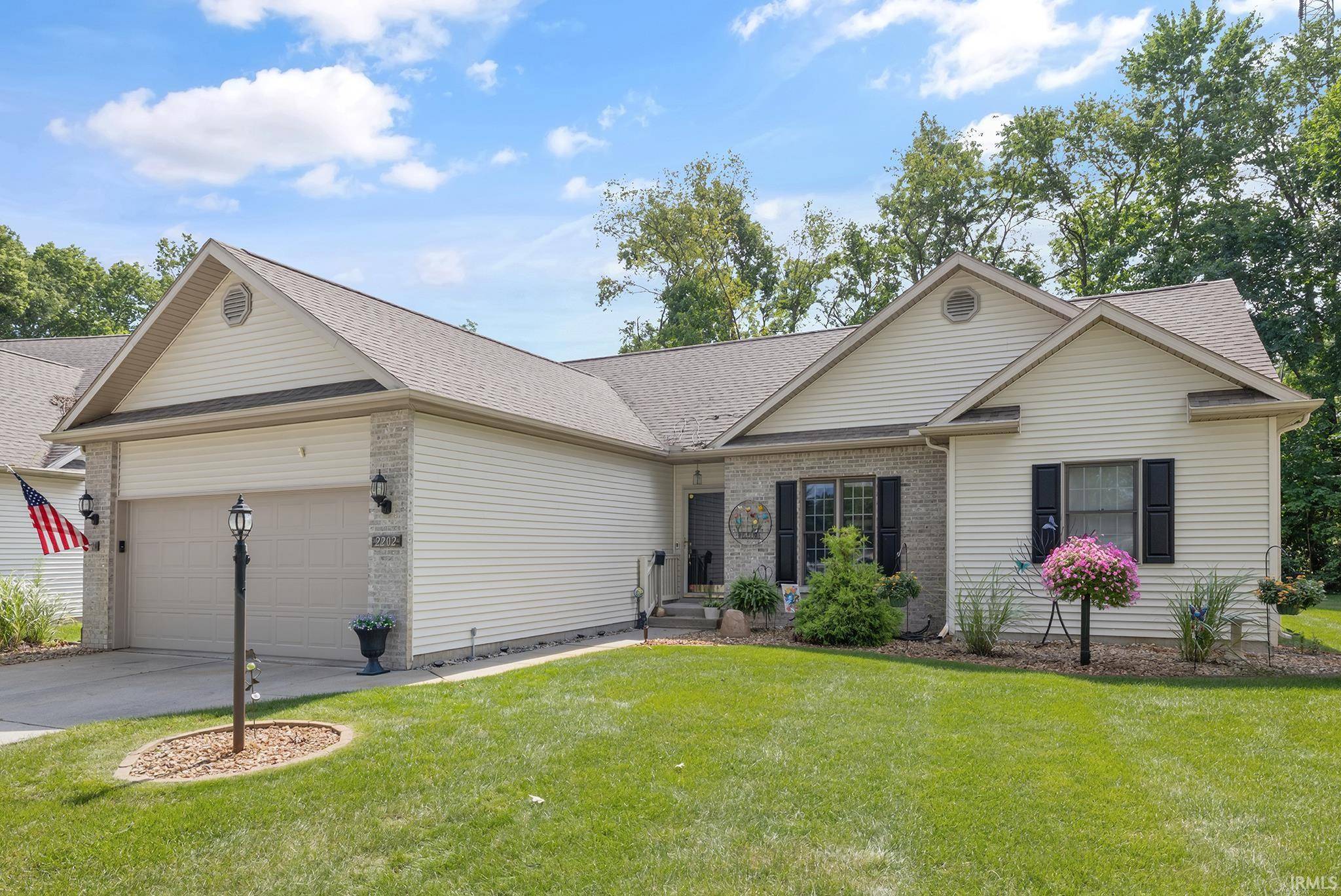 2202 Woodland CT, Elkhart, IN 46514