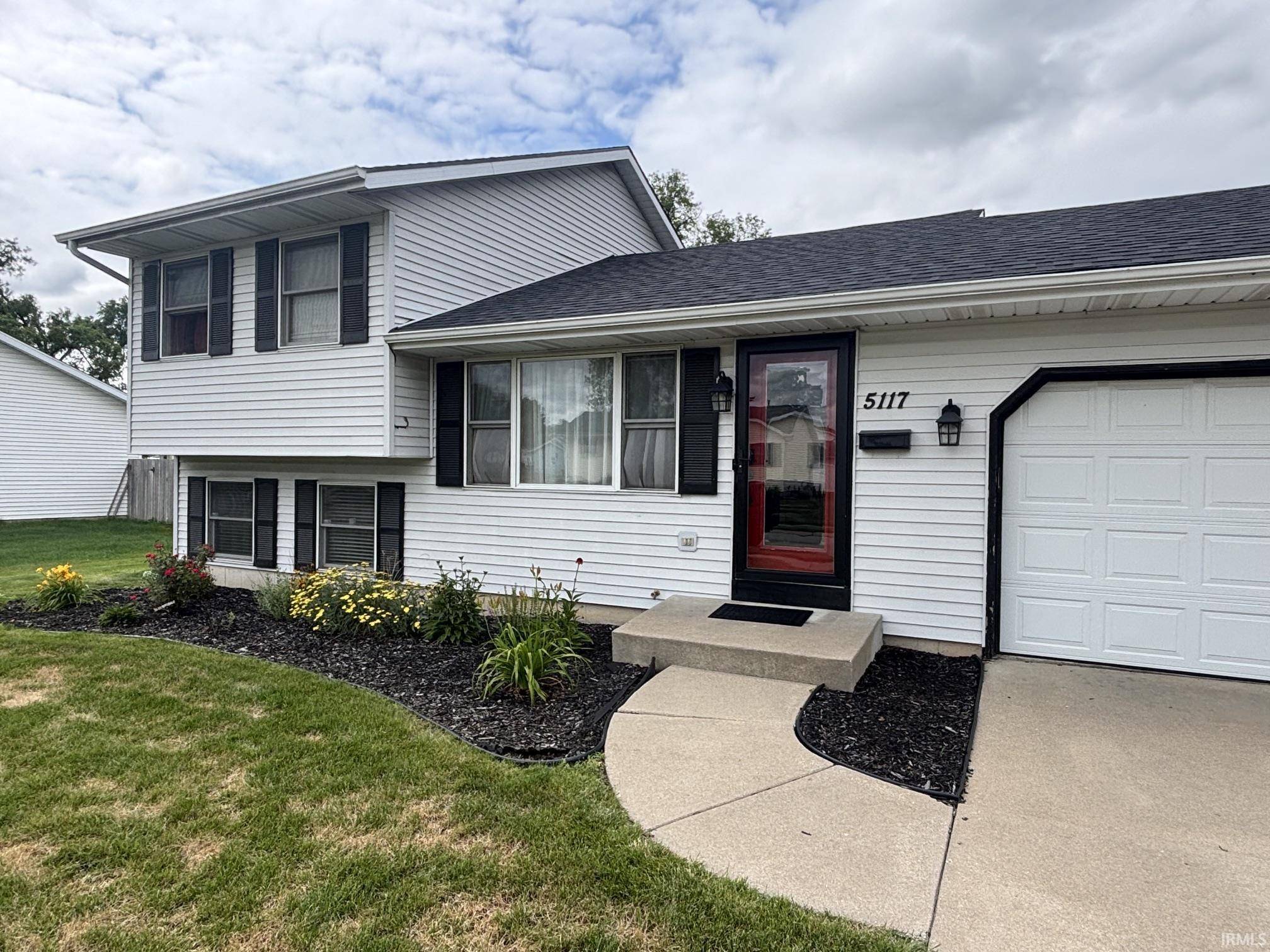 5117 Idlewood DR, South Bend, IN 46619