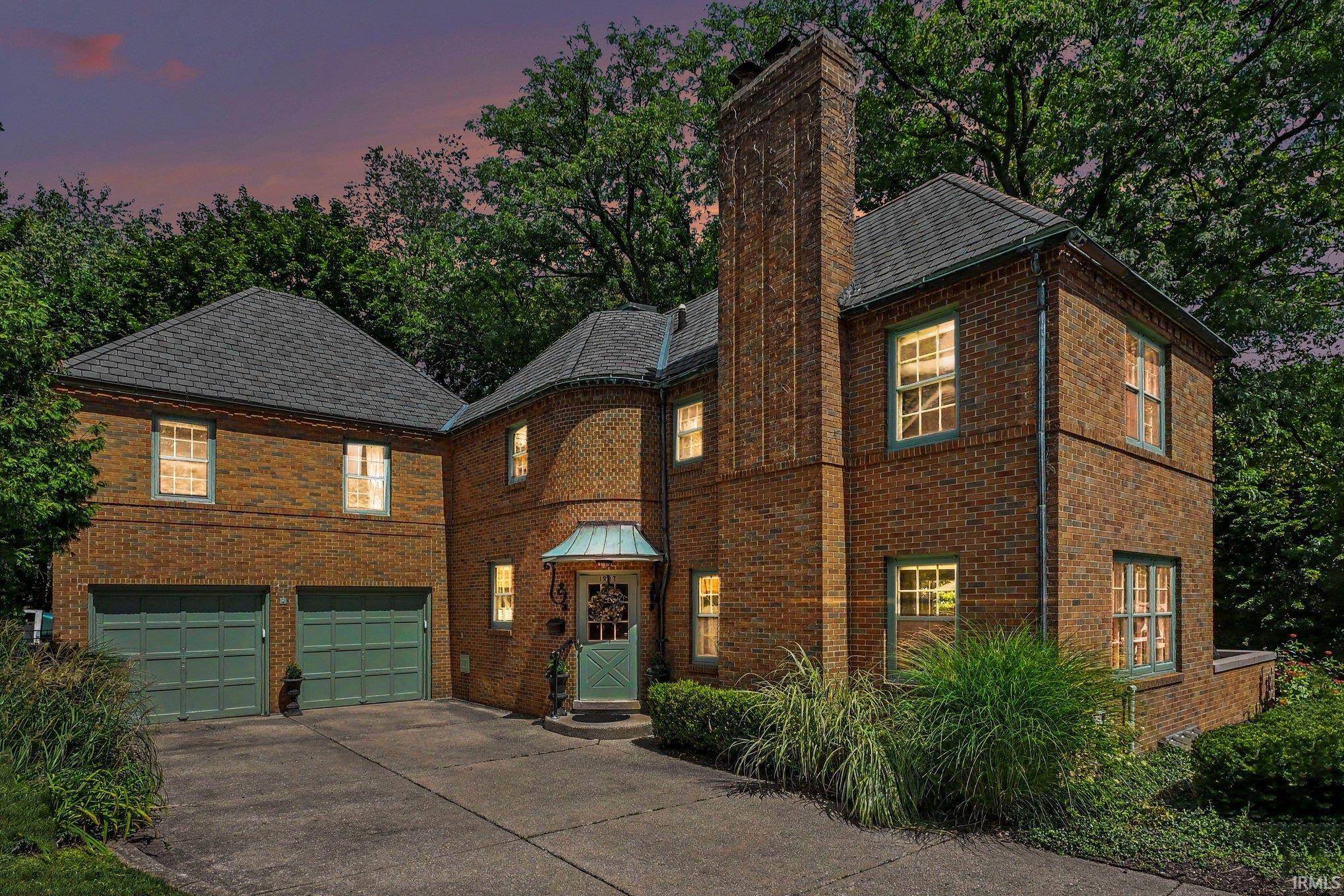 1227 E Irvington AVE, South Bend, IN 46614-1417
