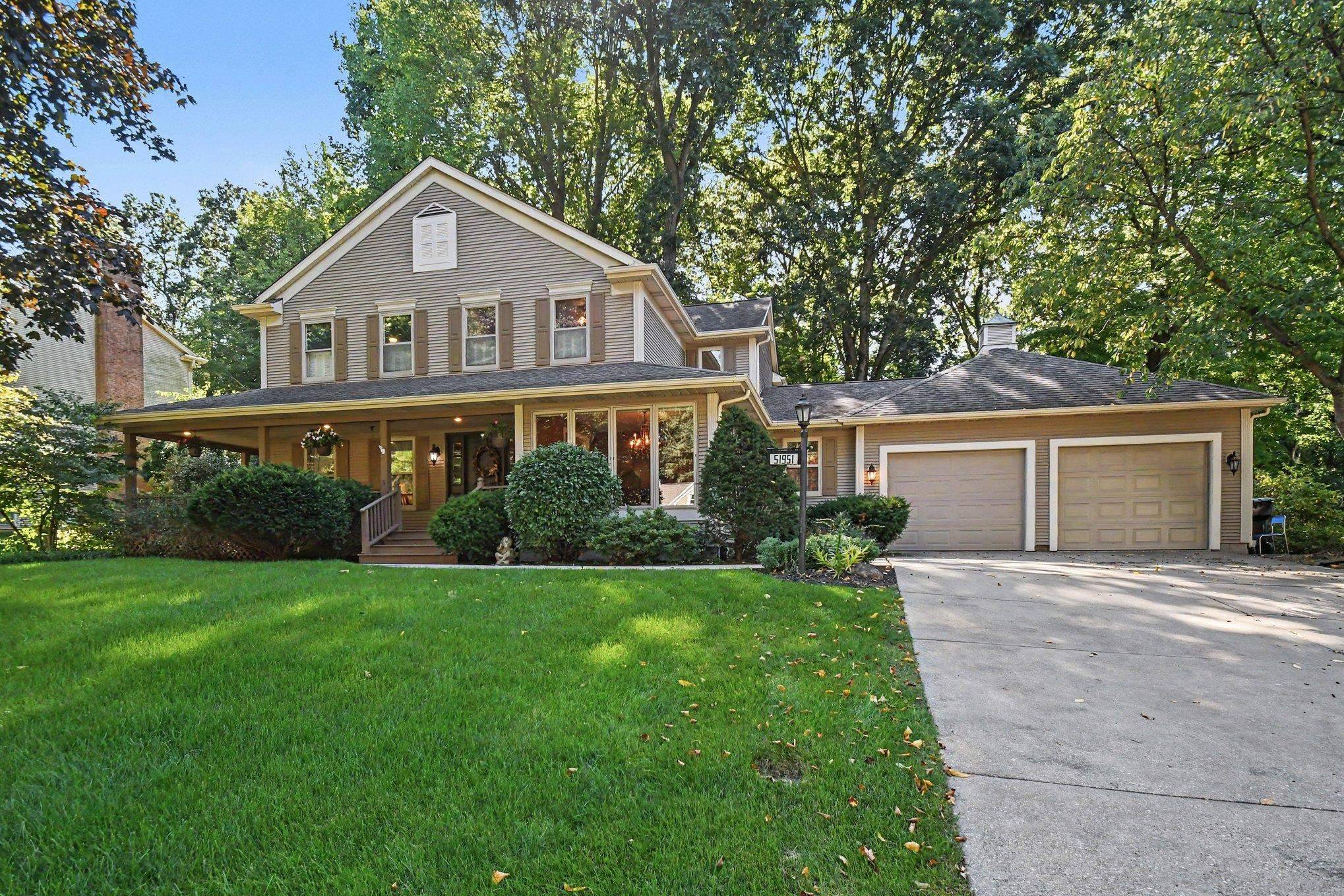 51951 Carriage Hills DR, South Bend, IN 46635