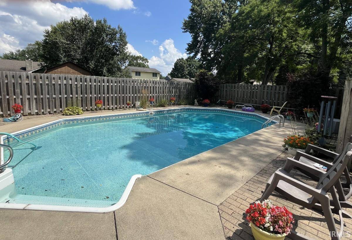 30889 Ridgeview DR, Elkhart, IN 46517-9318