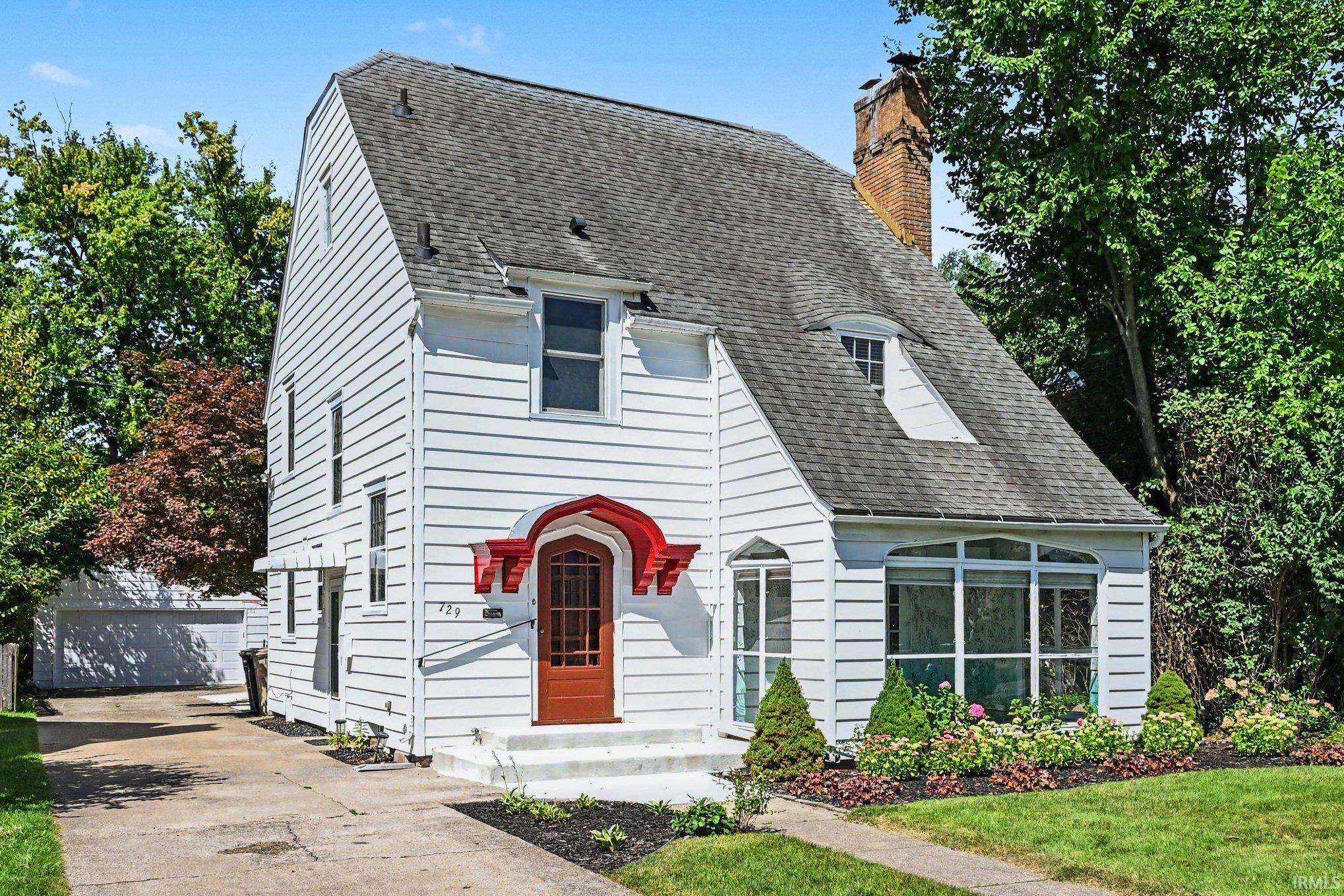 729 S Twyckenham DR, South Bend, IN 46615