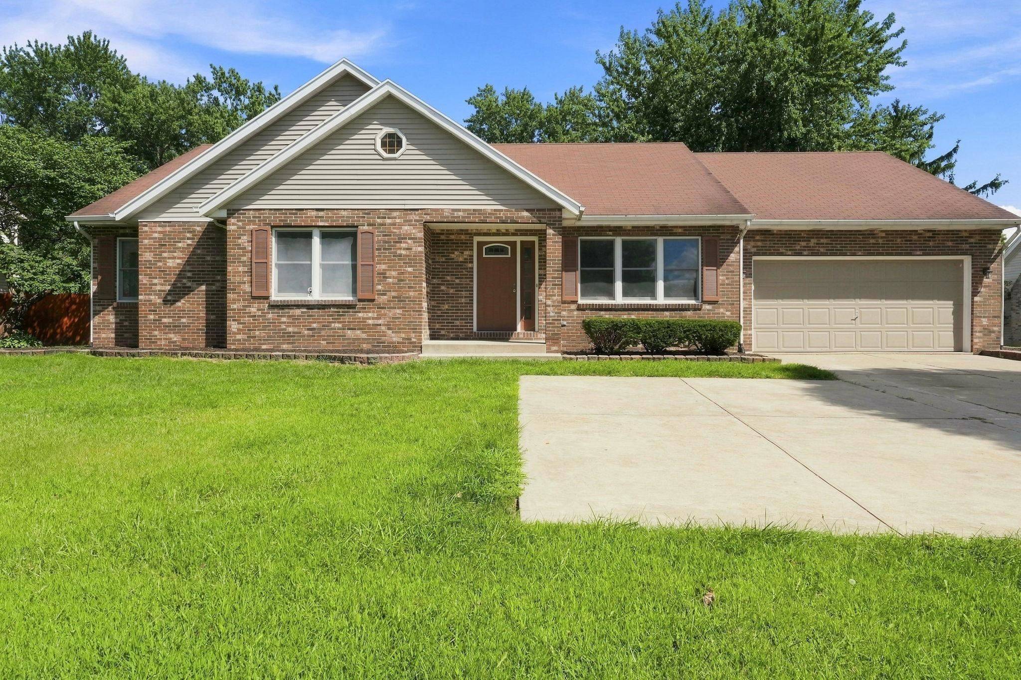 402 N Constitution AVE, Goshen, IN 46526